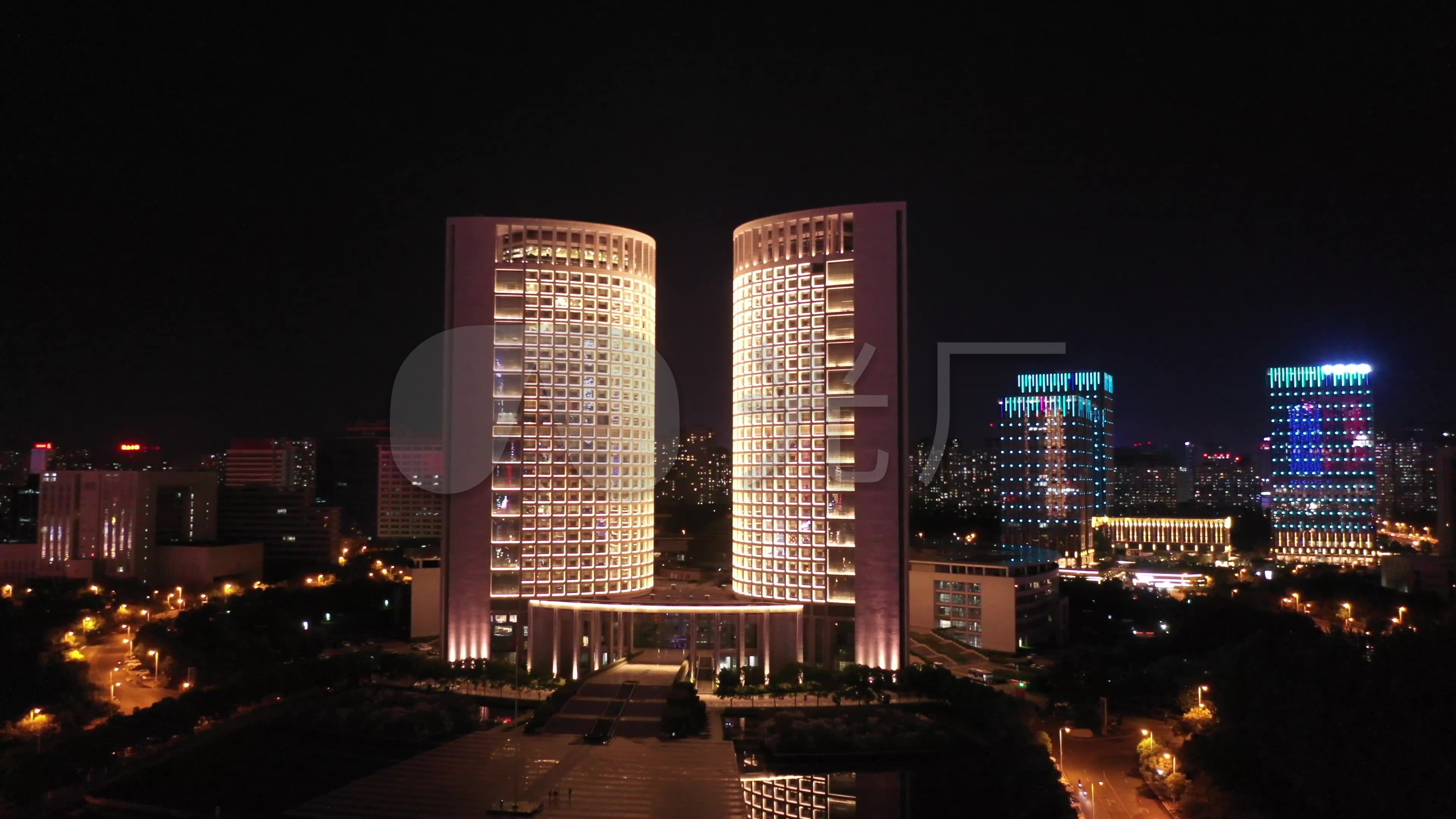 合肥市政府大楼夜景航拍视频素材_3840x2160_高清视频