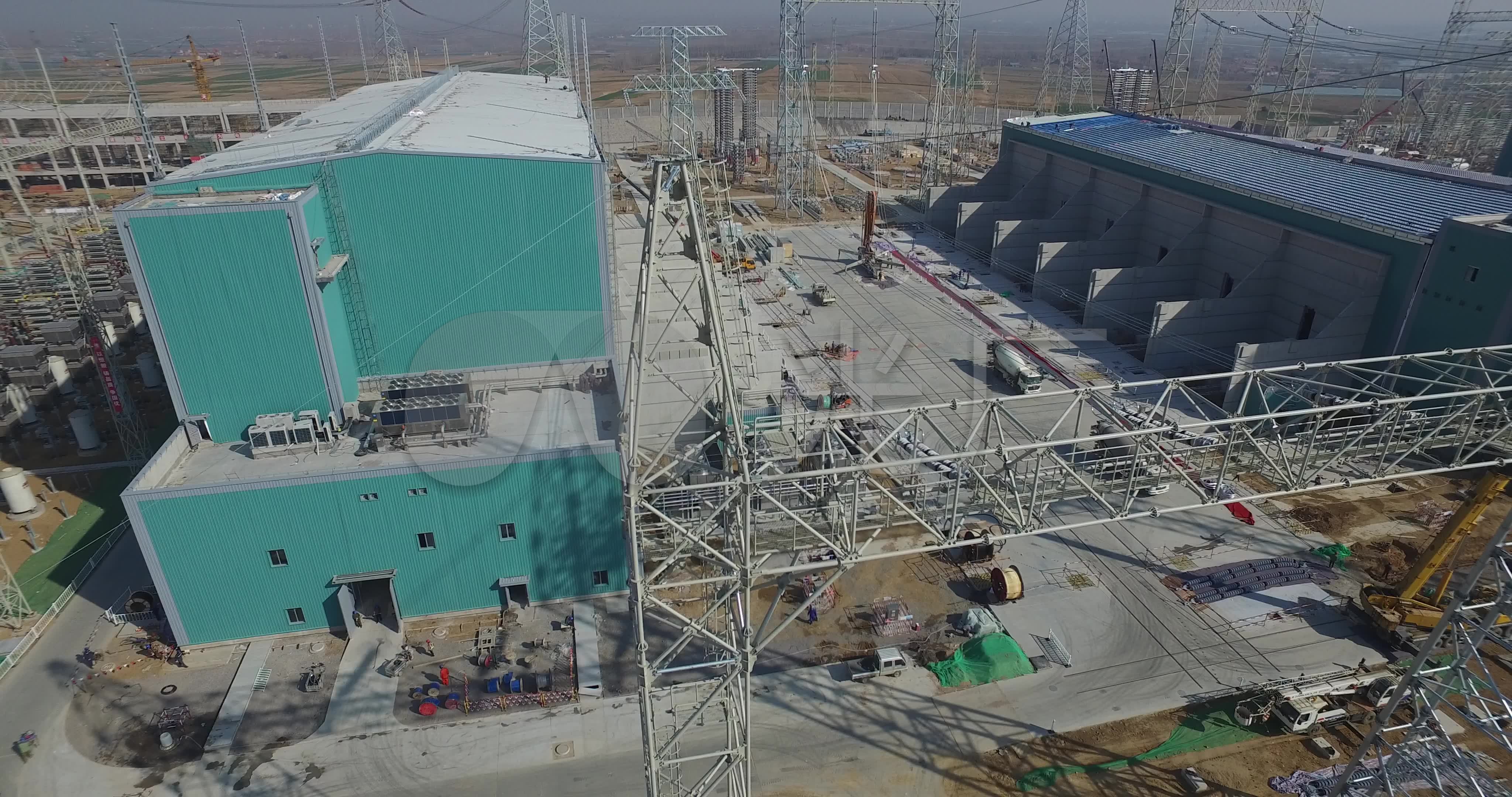 航拍电网变电站电网建设工程_4096x2160_高清视频素材