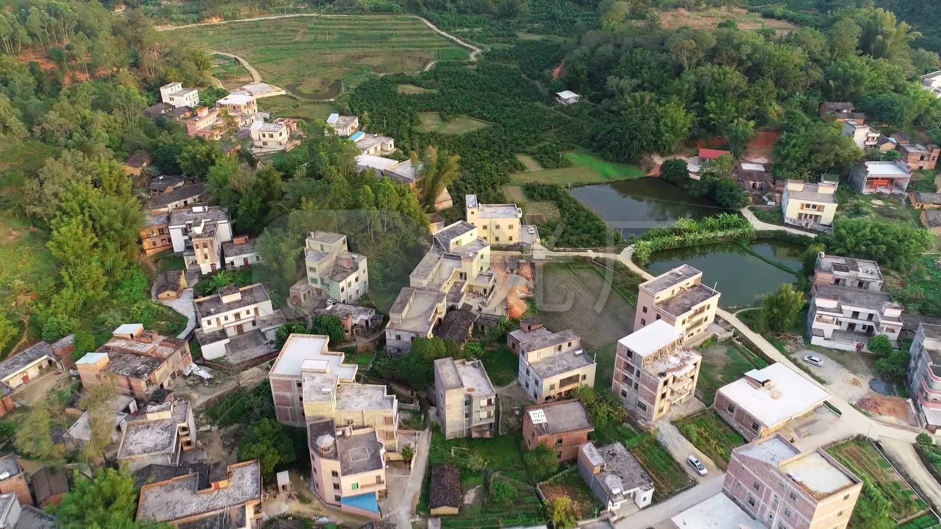 航拍广东省茂名市信宜市水口镇大垌大冲村_视频素材包下载(编号