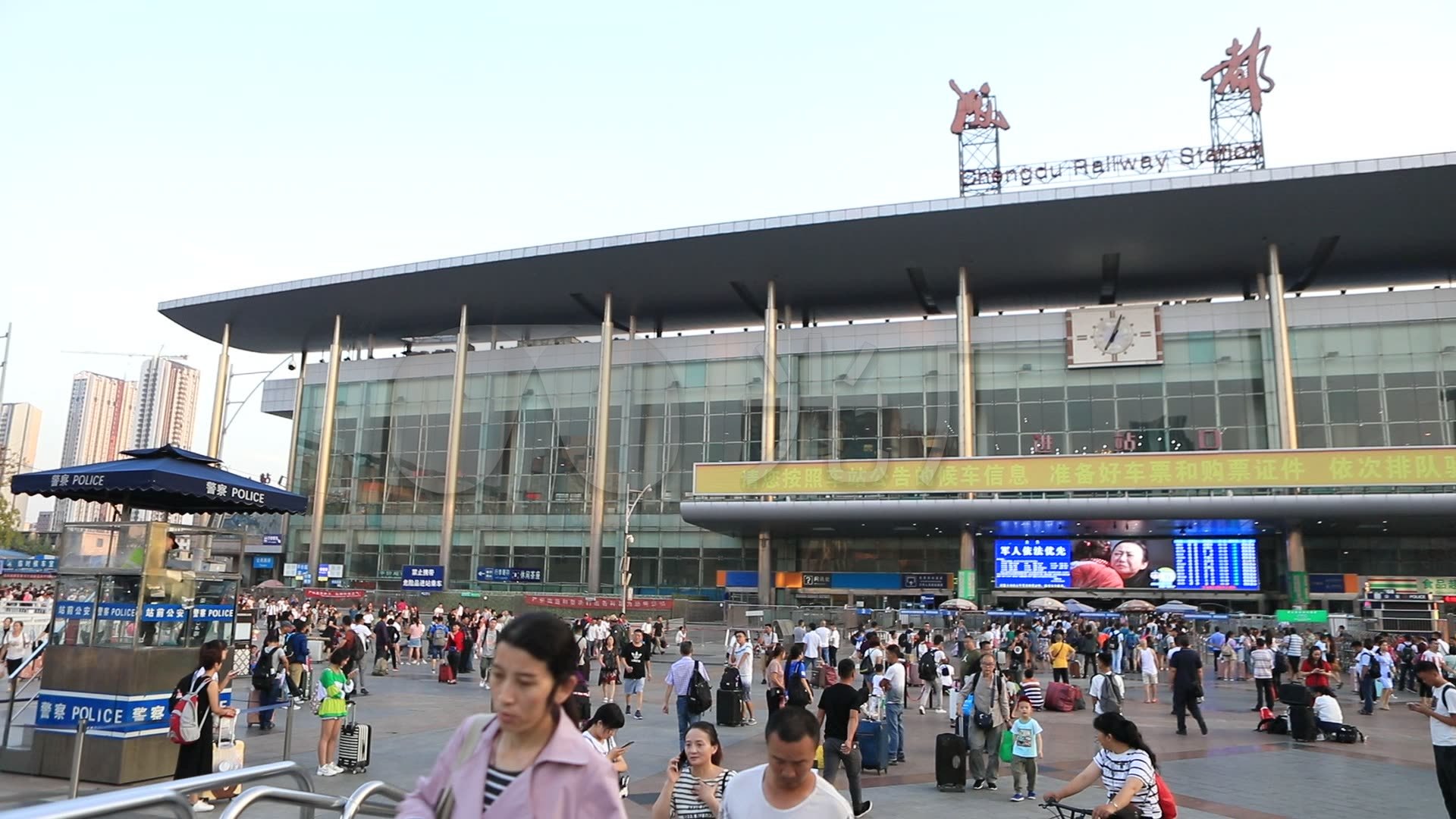 成都火车站大外景实拍素材