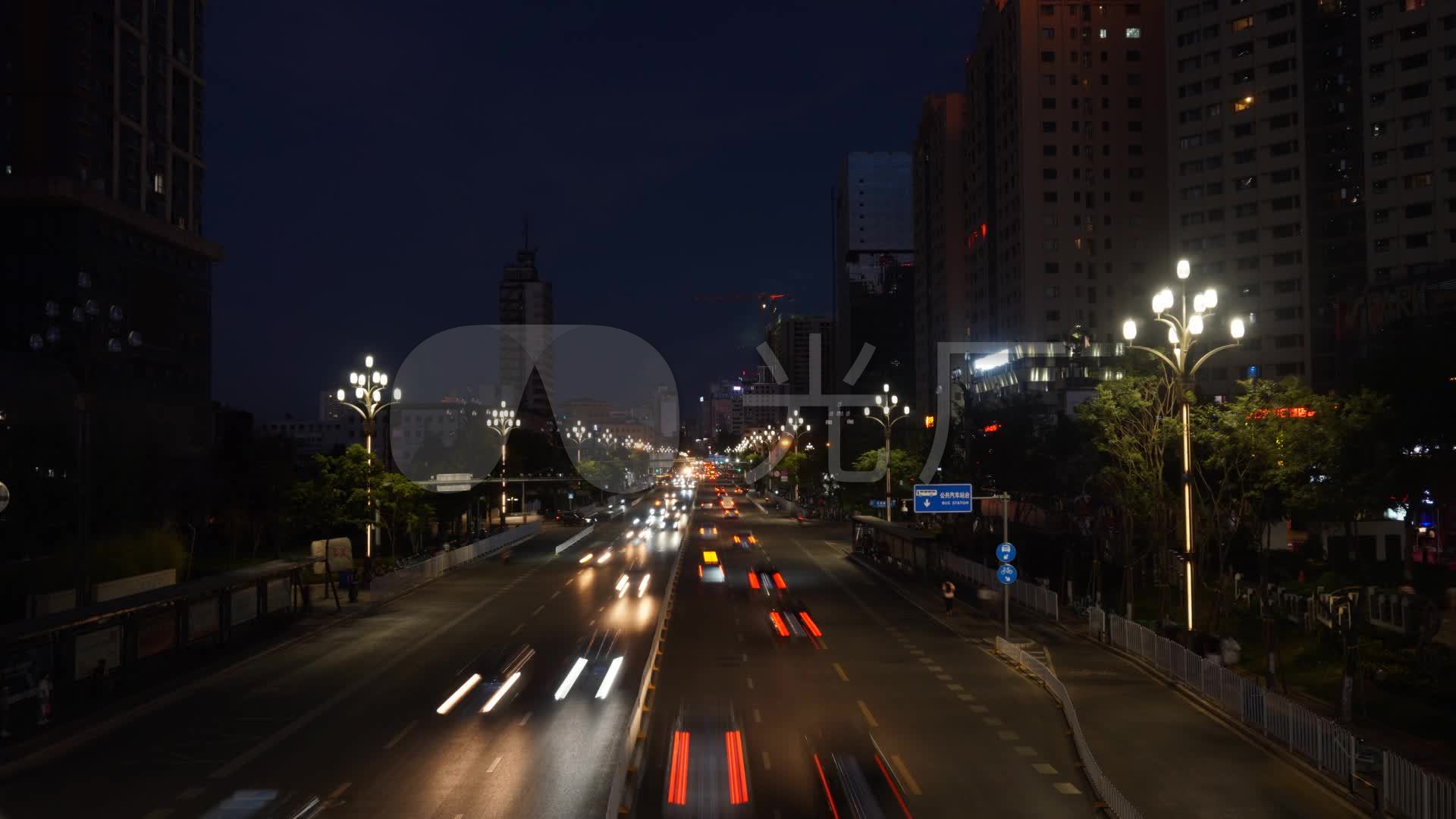 夜晚人流车流城市延时
