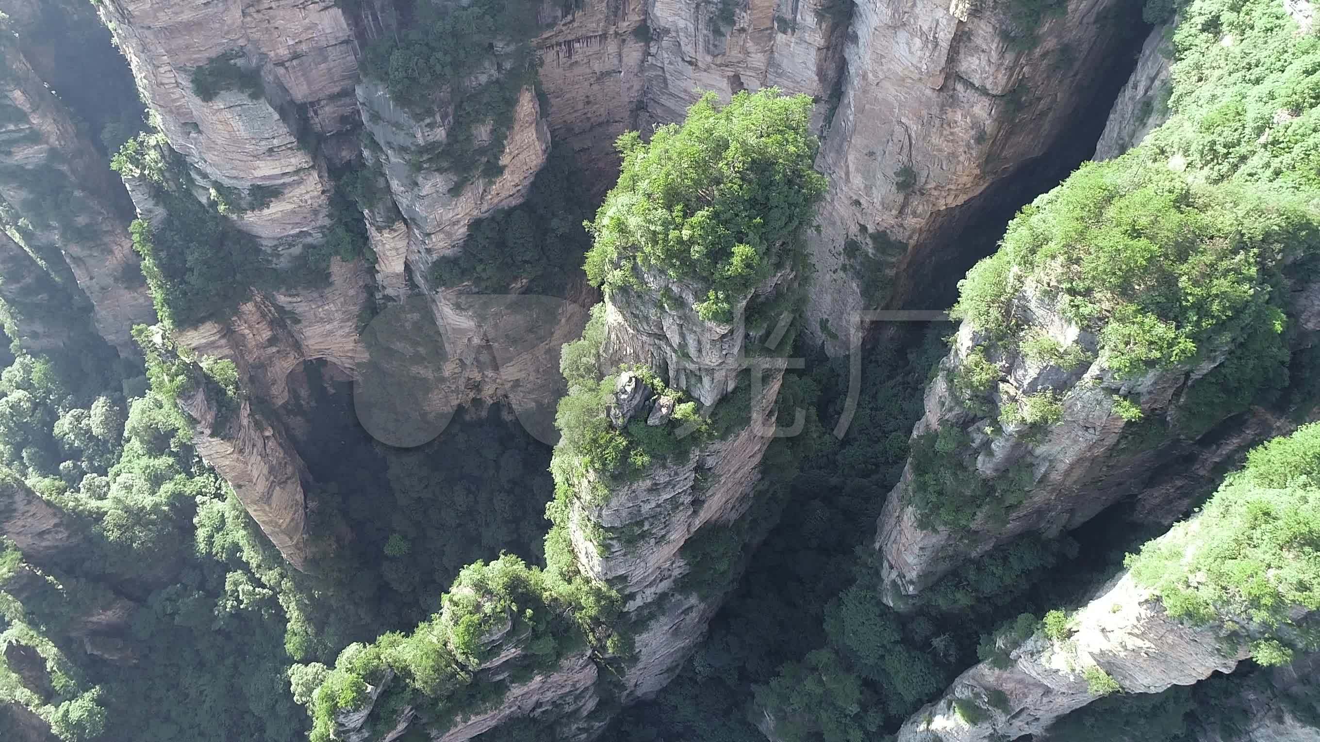 航拍湖南张家界武陵源哈利路亚山阿凡达取景_2720x