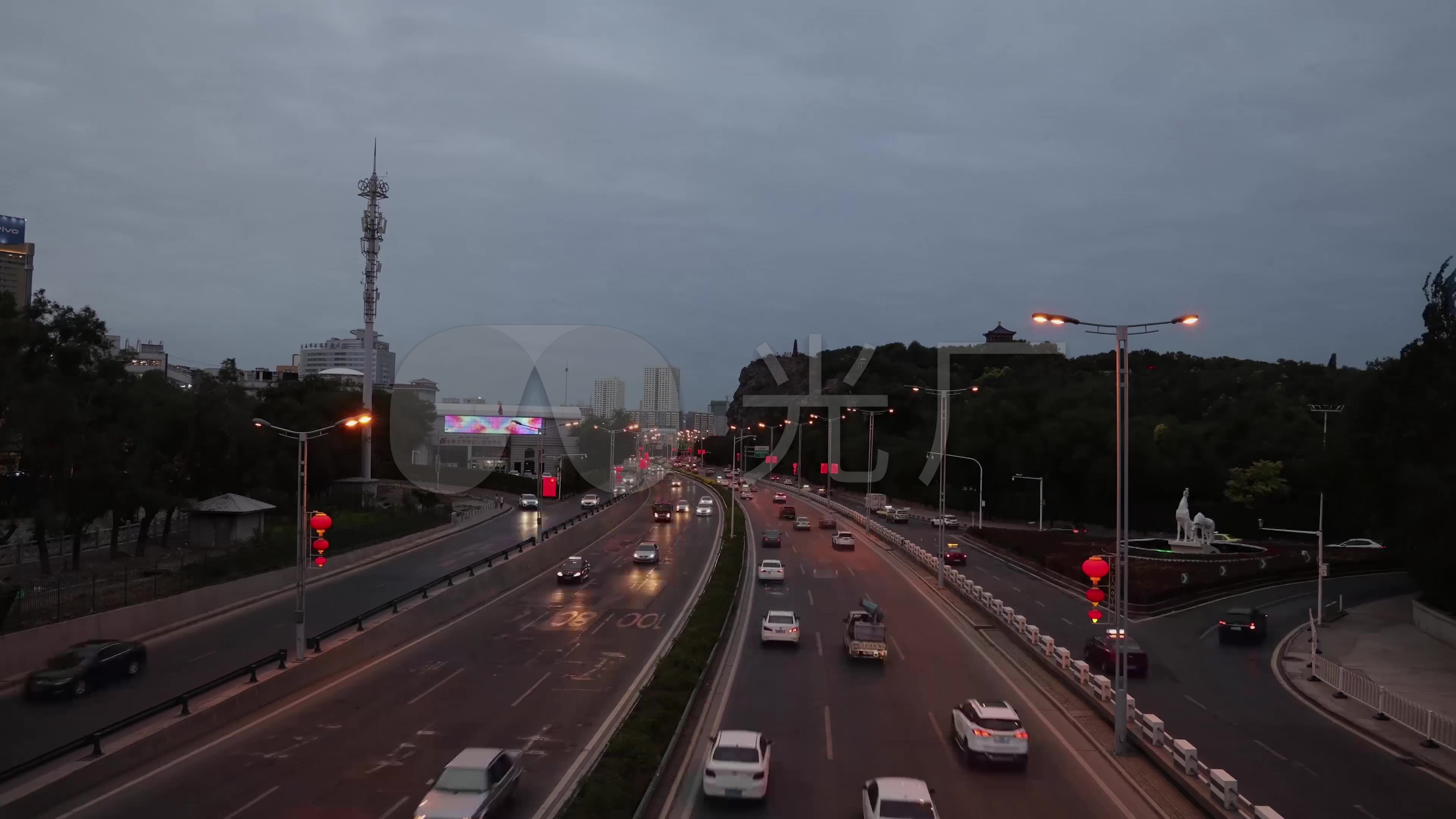 乌鲁木齐西大桥红山日转夜延时拍摄