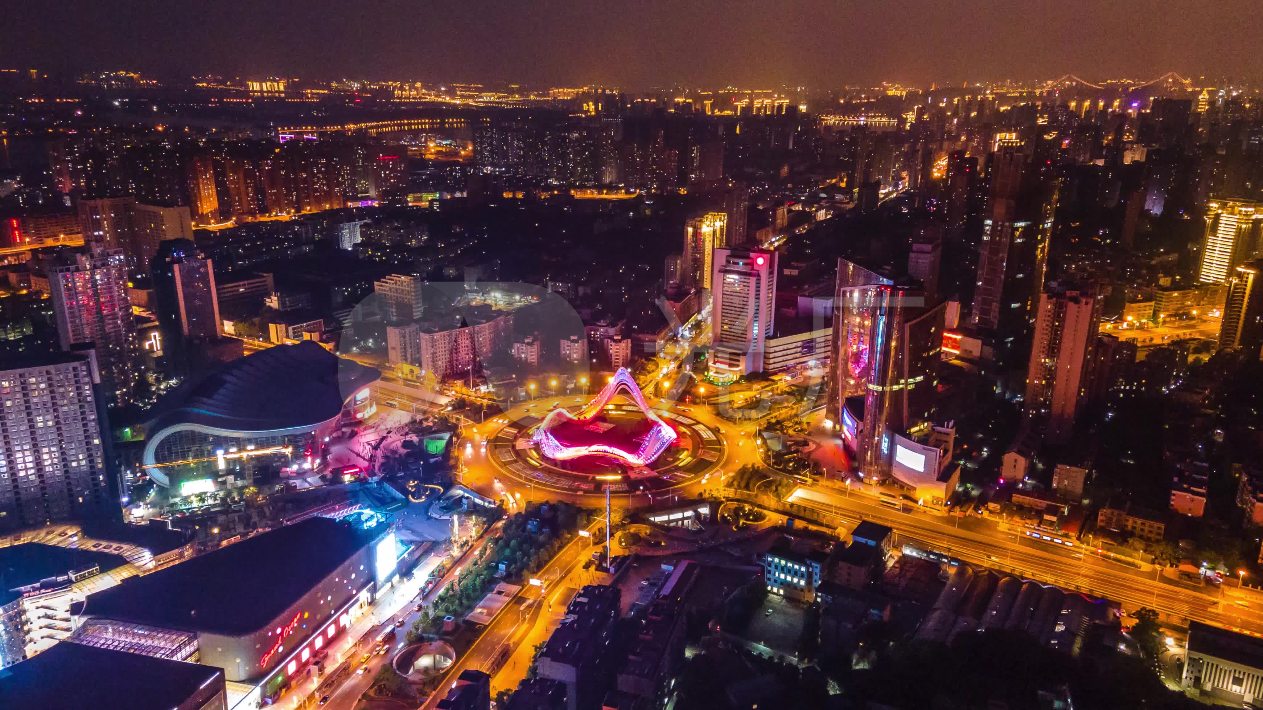 4k湖北省武汉市光谷广场夜景航拍延时_4096x2304_高清