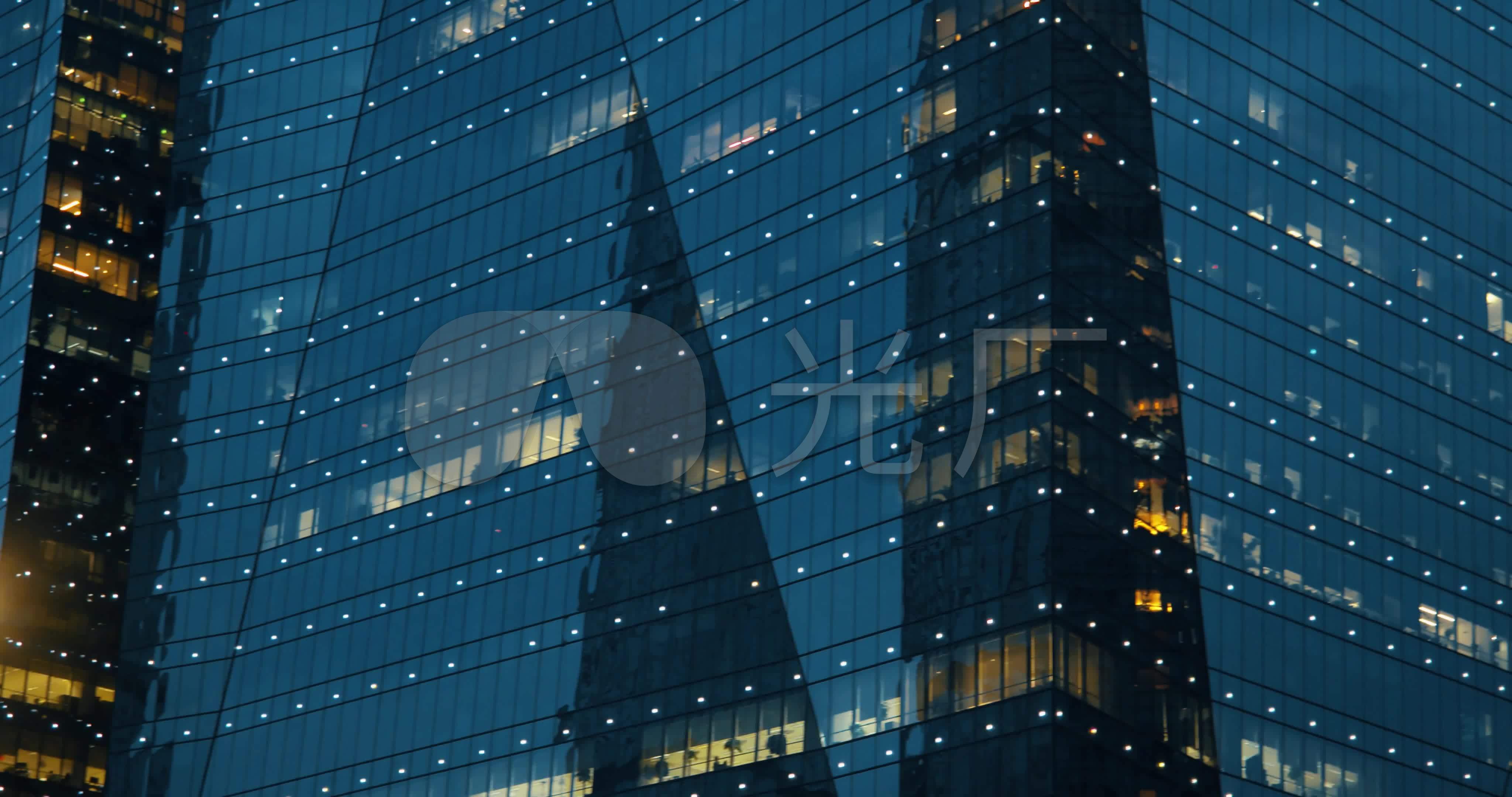 4k办公楼夜景,城市加班夜晚,城市夜归人_4096x2160