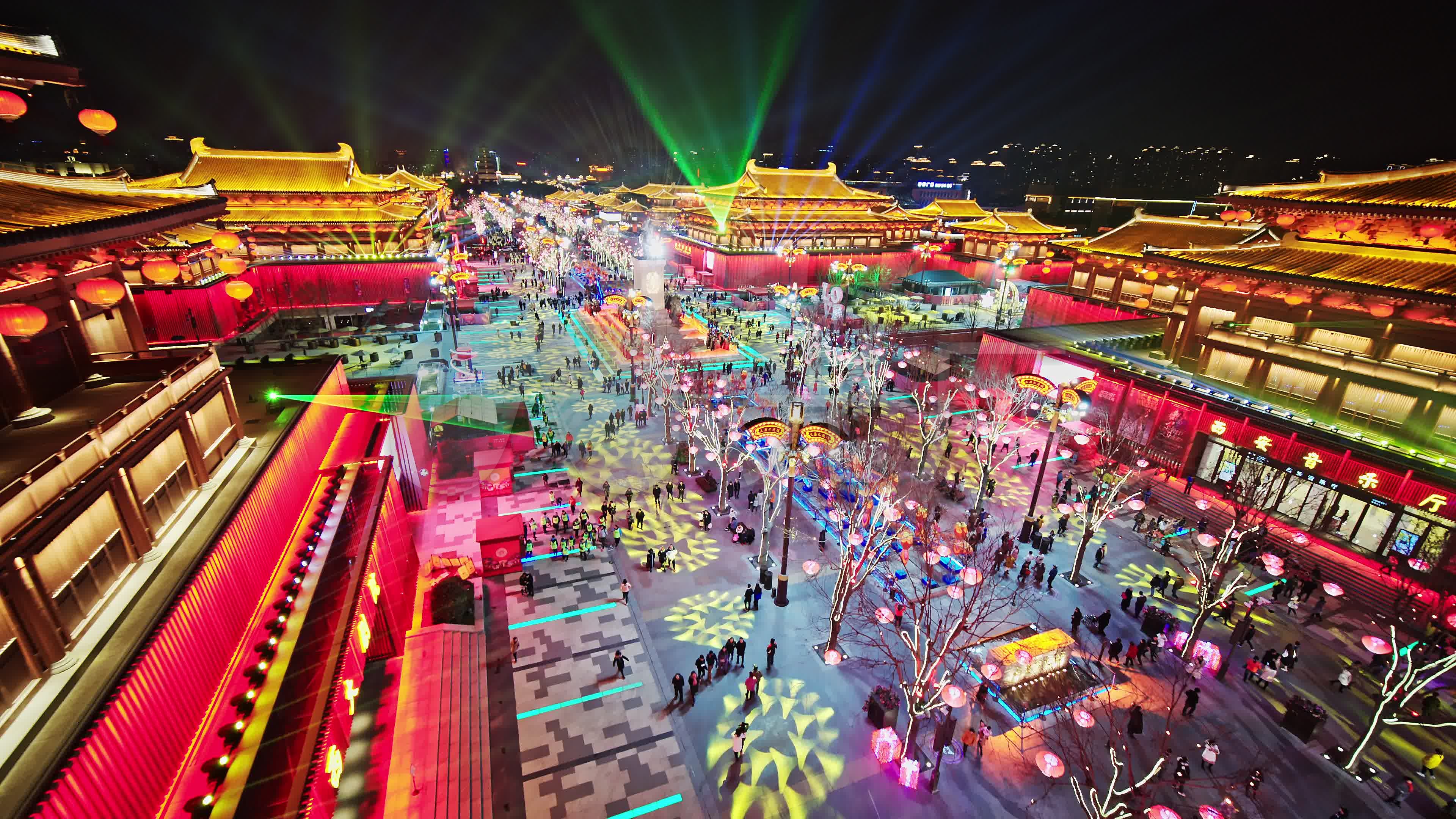 航拍西安大唐不夜城夜景_3840x2160_高清视频素材下载