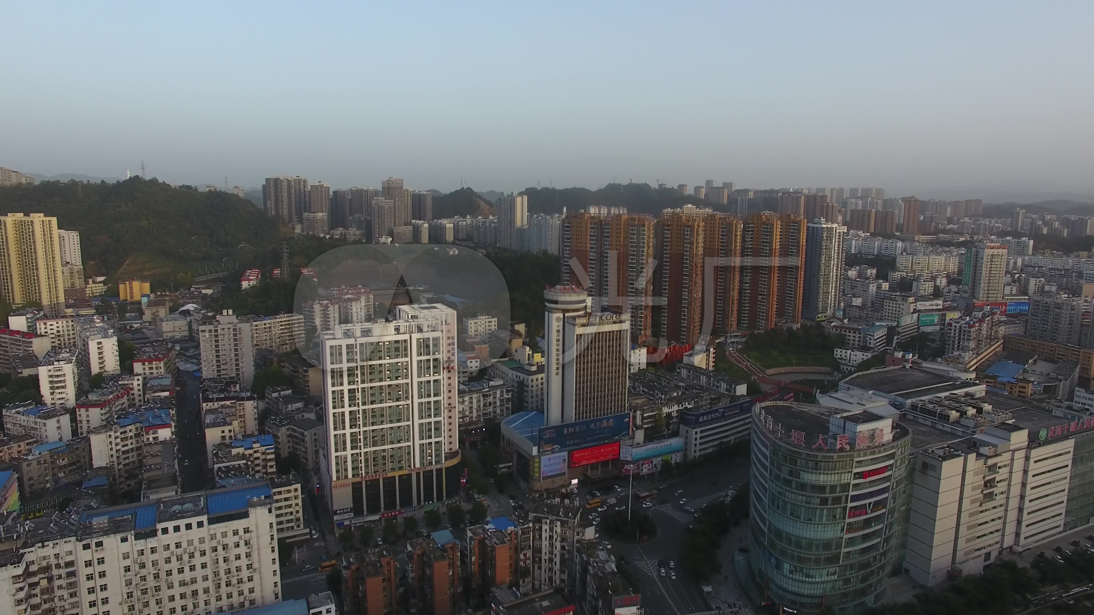 航拍 十堰市 无人机 车流 建筑