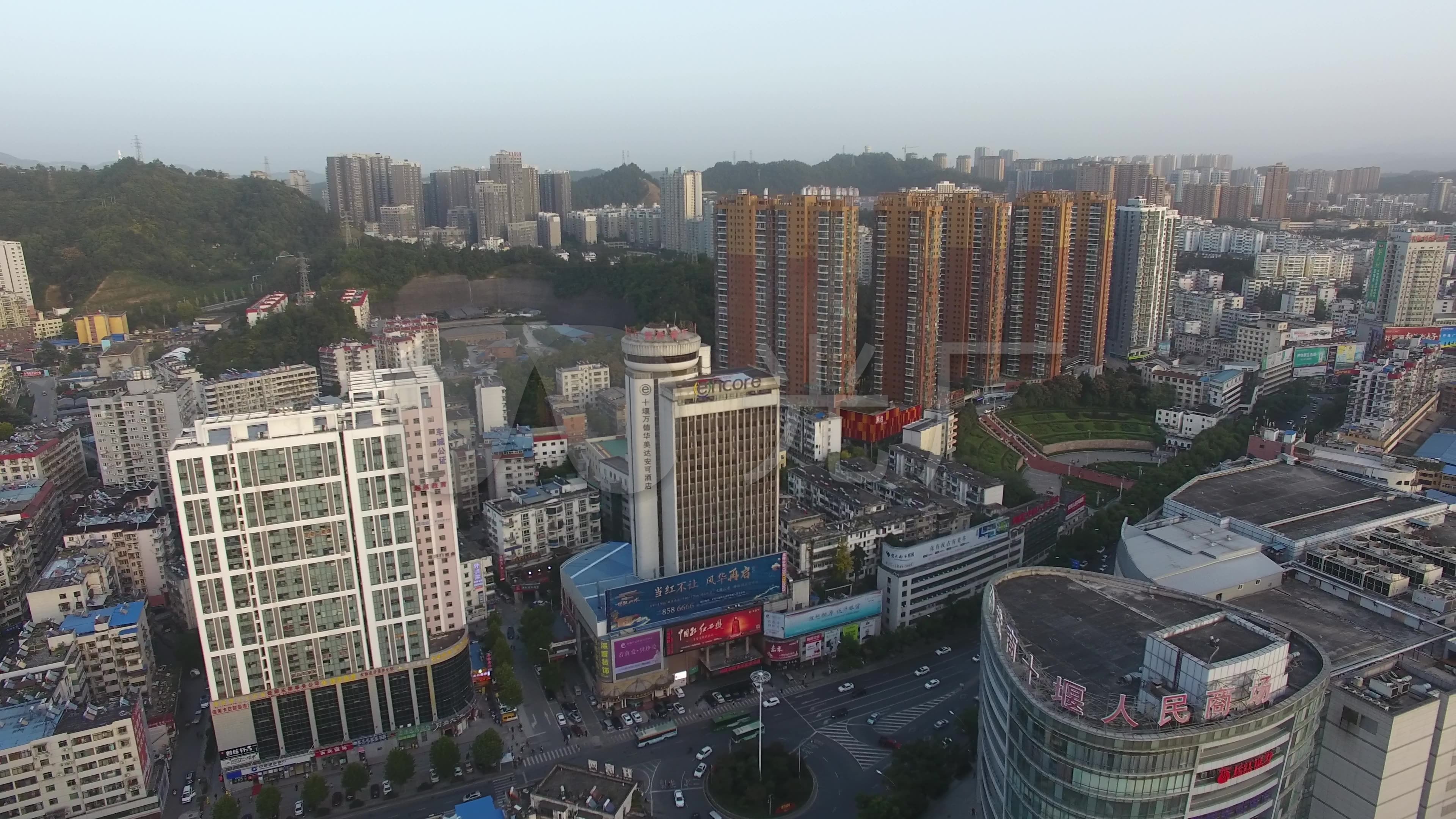 航拍 十堰市 无人机 车流 建筑