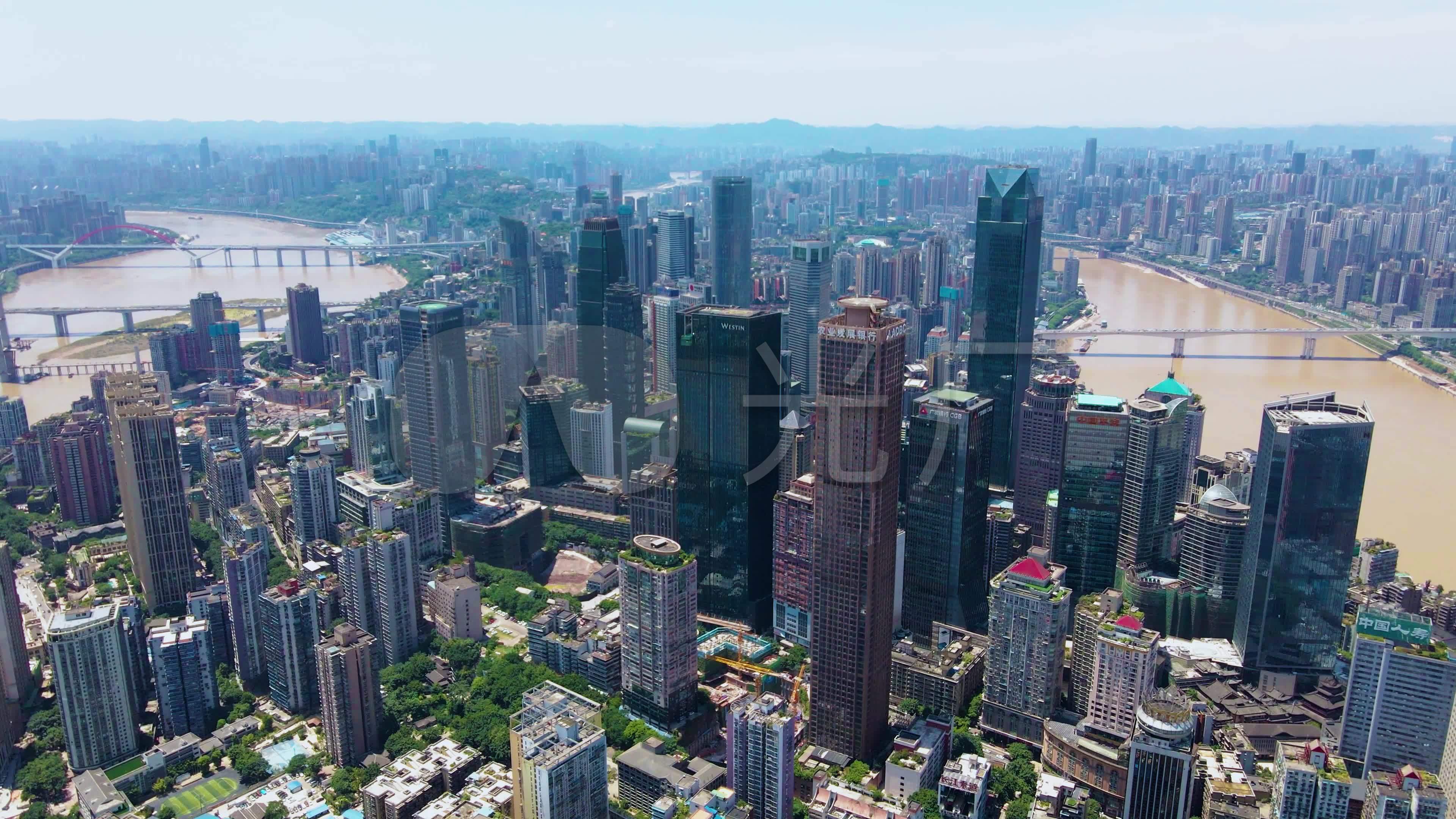航拍解放碑,来福士,渝中半岛全景_3840x2160_高清视频素材下载(编号