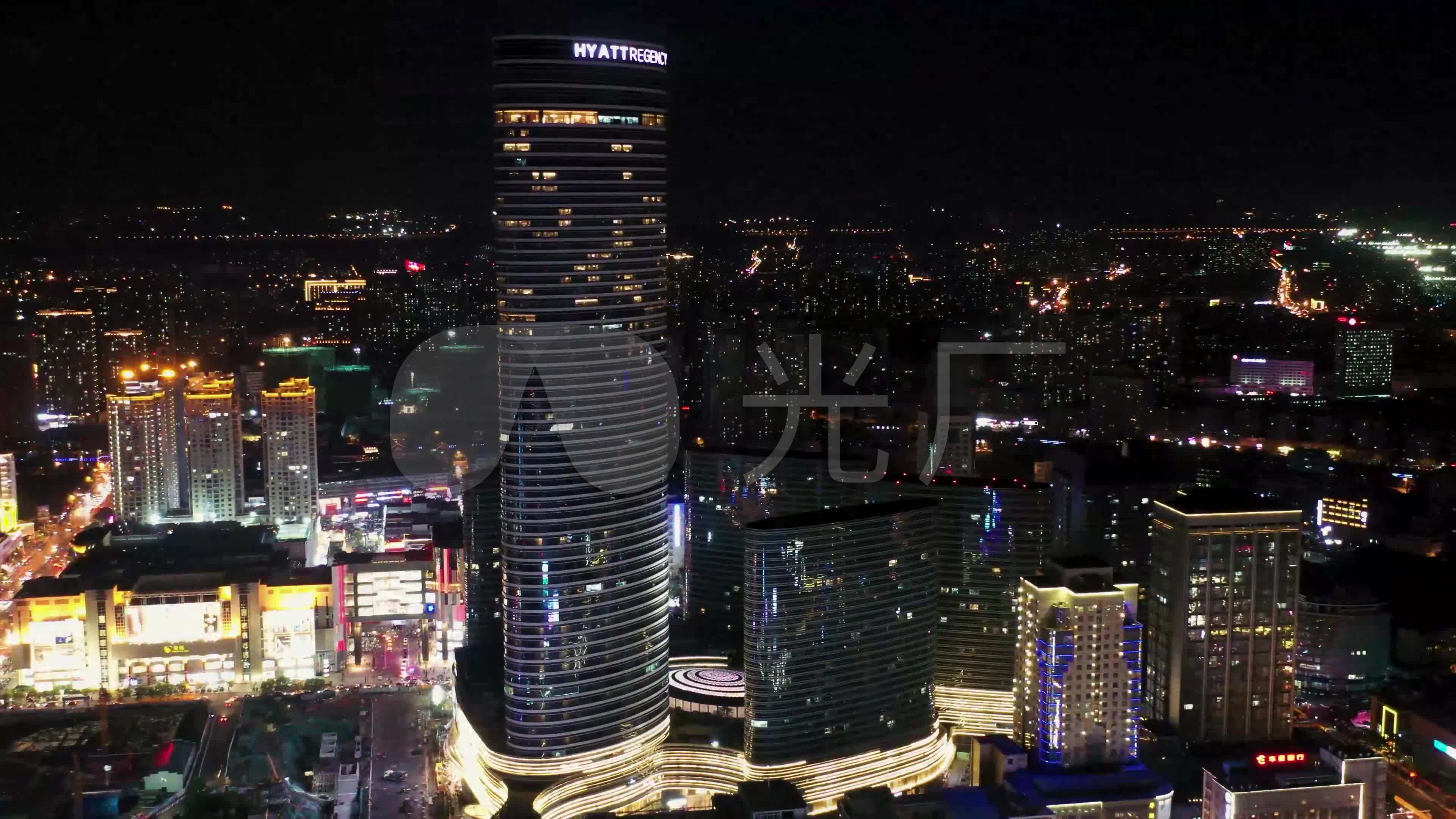航拍徐州苏宁广场夜景_3840x2160_高清视频素材下载