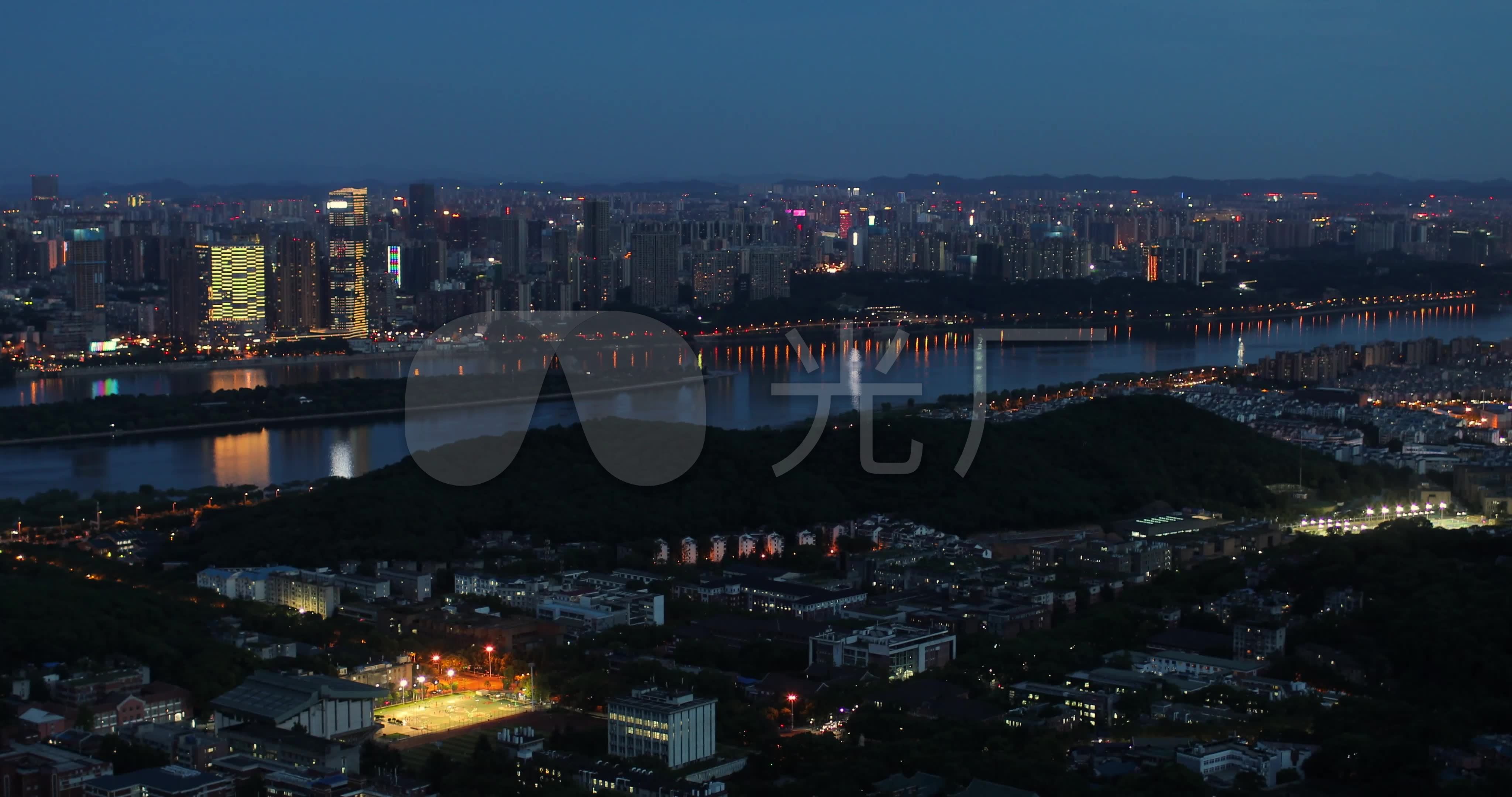 4k长沙河西大学城湘江夜晚大景01_4096x2160_高清视频素材下载(编号