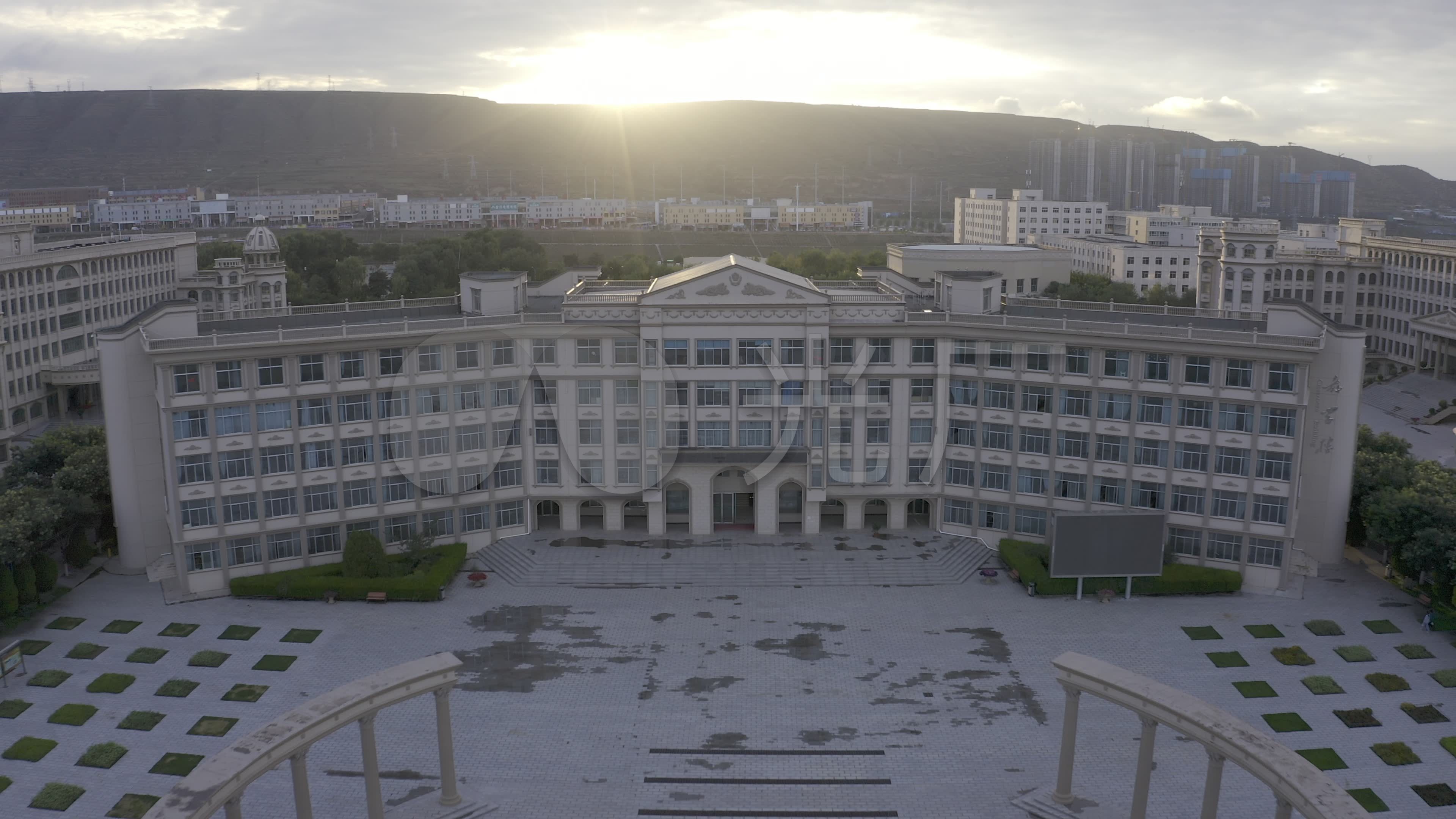 4k-hlg原素材-兰州外语职业学院航拍_3840x2160_高清视频素材下载