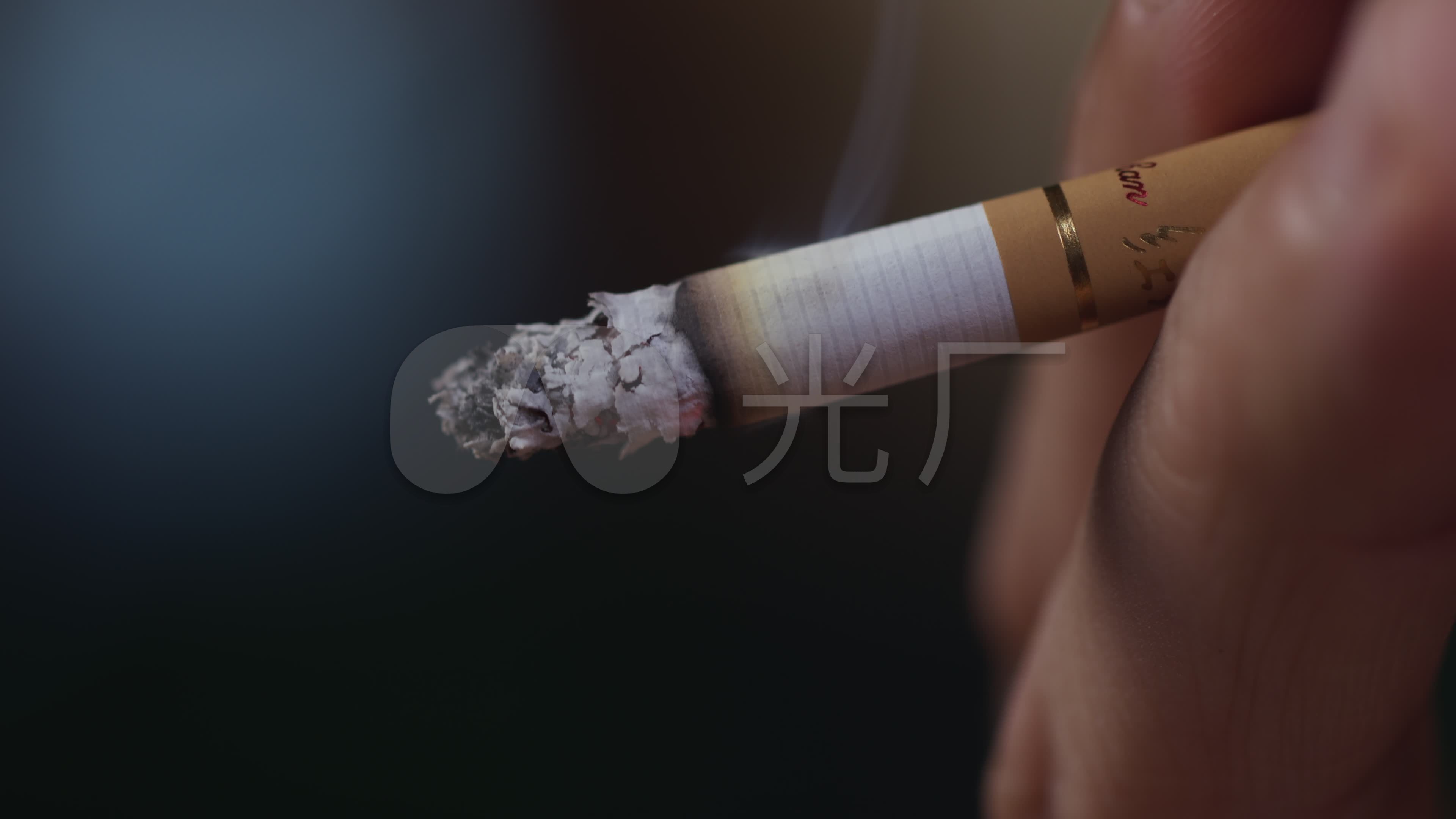 4k失恋离婚抽烟吸烟压力压抑颓废的男人_3840x2160