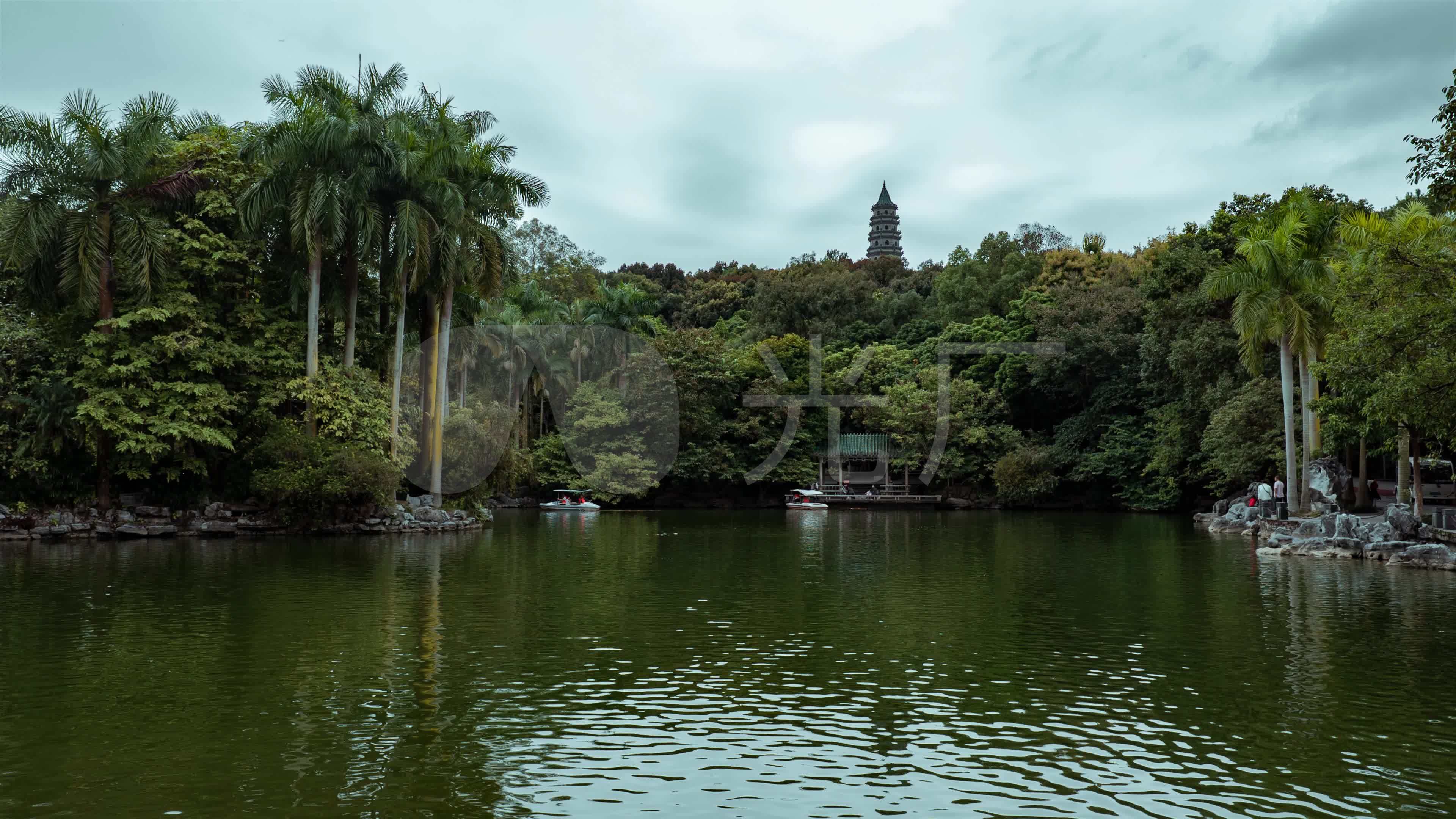 阴天的南宁青秀山天池龙象塔_3840x2160_高清视频素材下载(编号