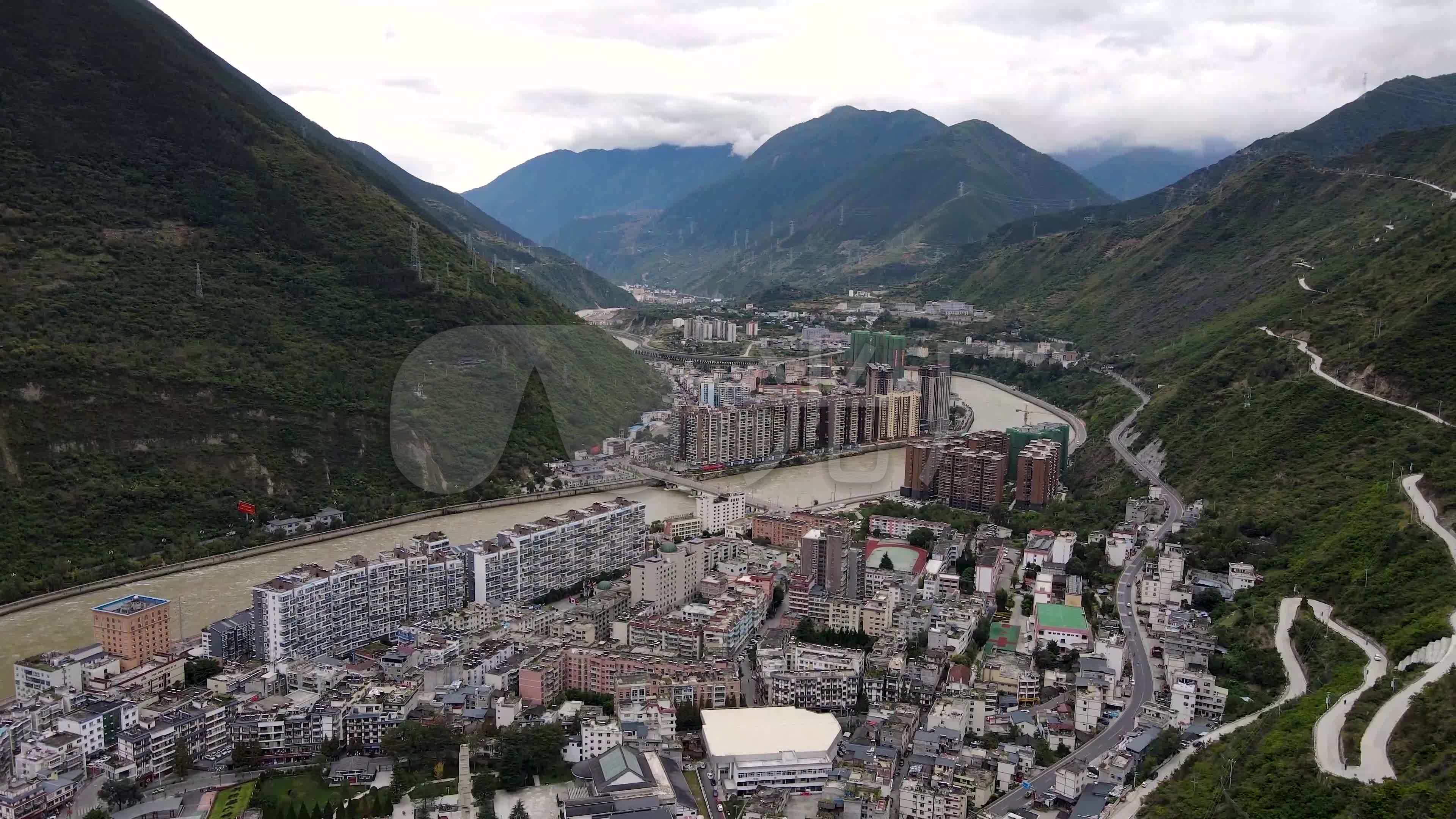 红色名城泸定县全景航拍4k_3840x2160_高清视频素材