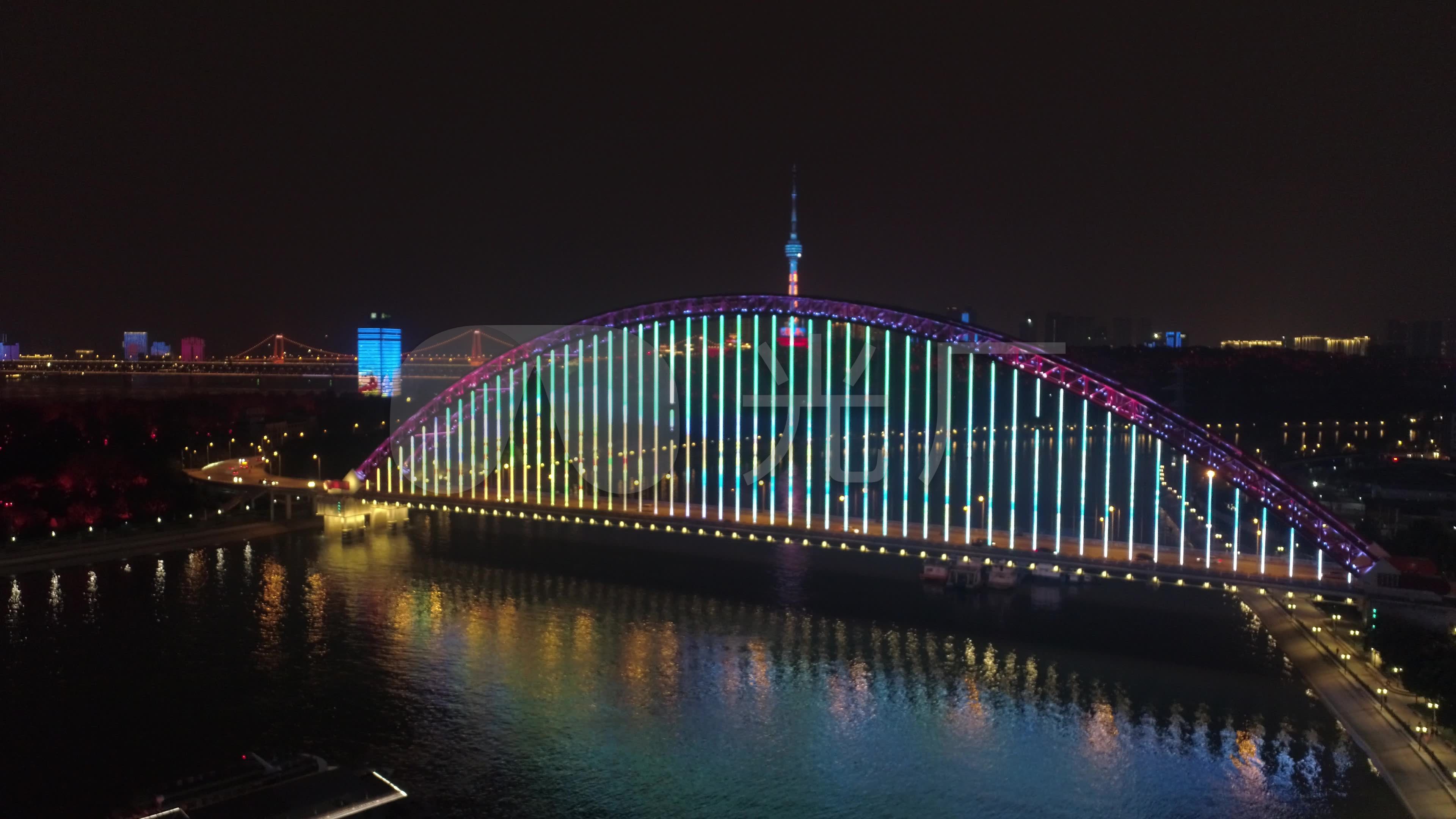 4k武汉晴川桥夜景航拍_3840x2160_高清视频素材下载