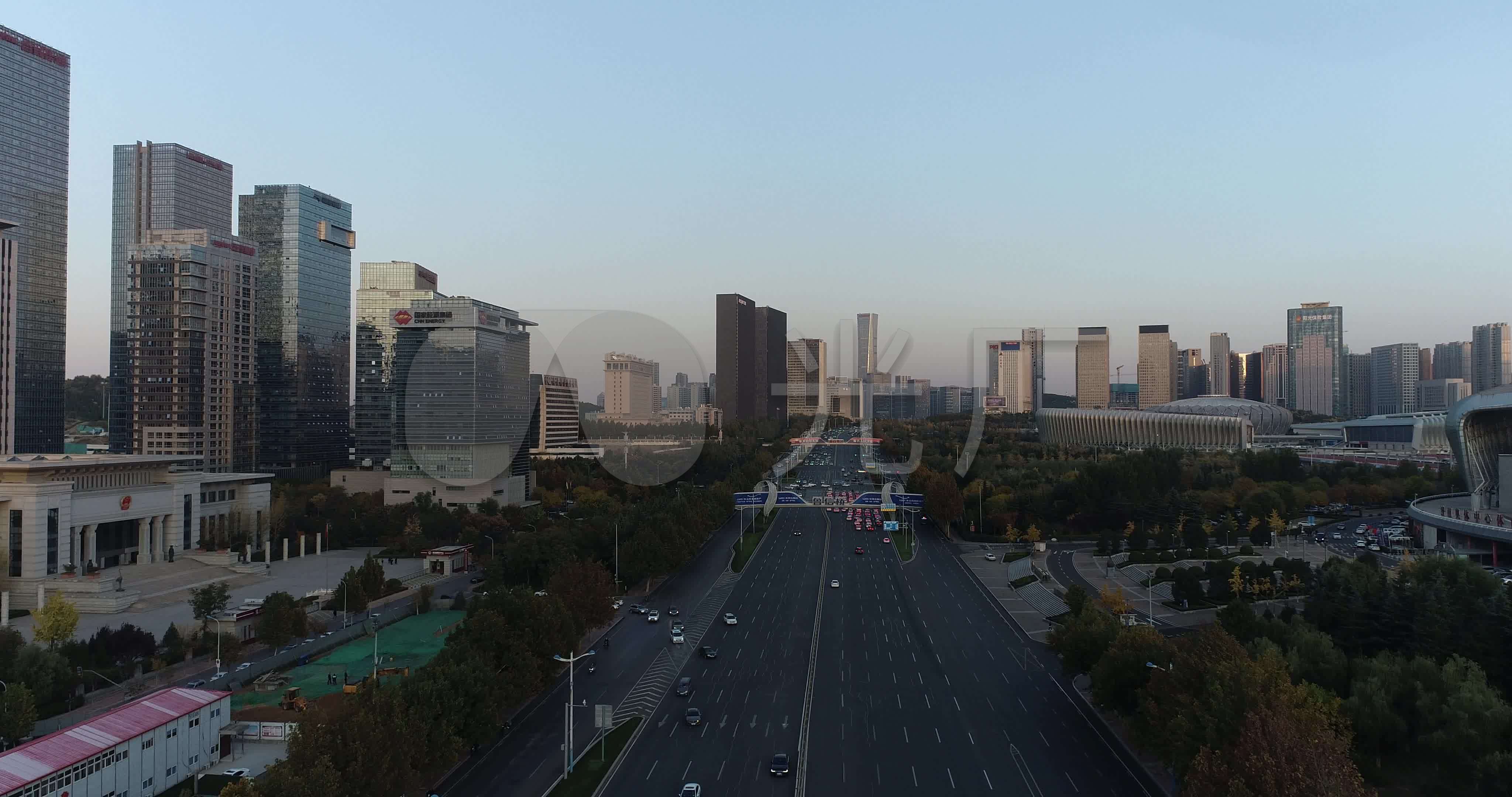 济南经十路晚高峰航拍4k