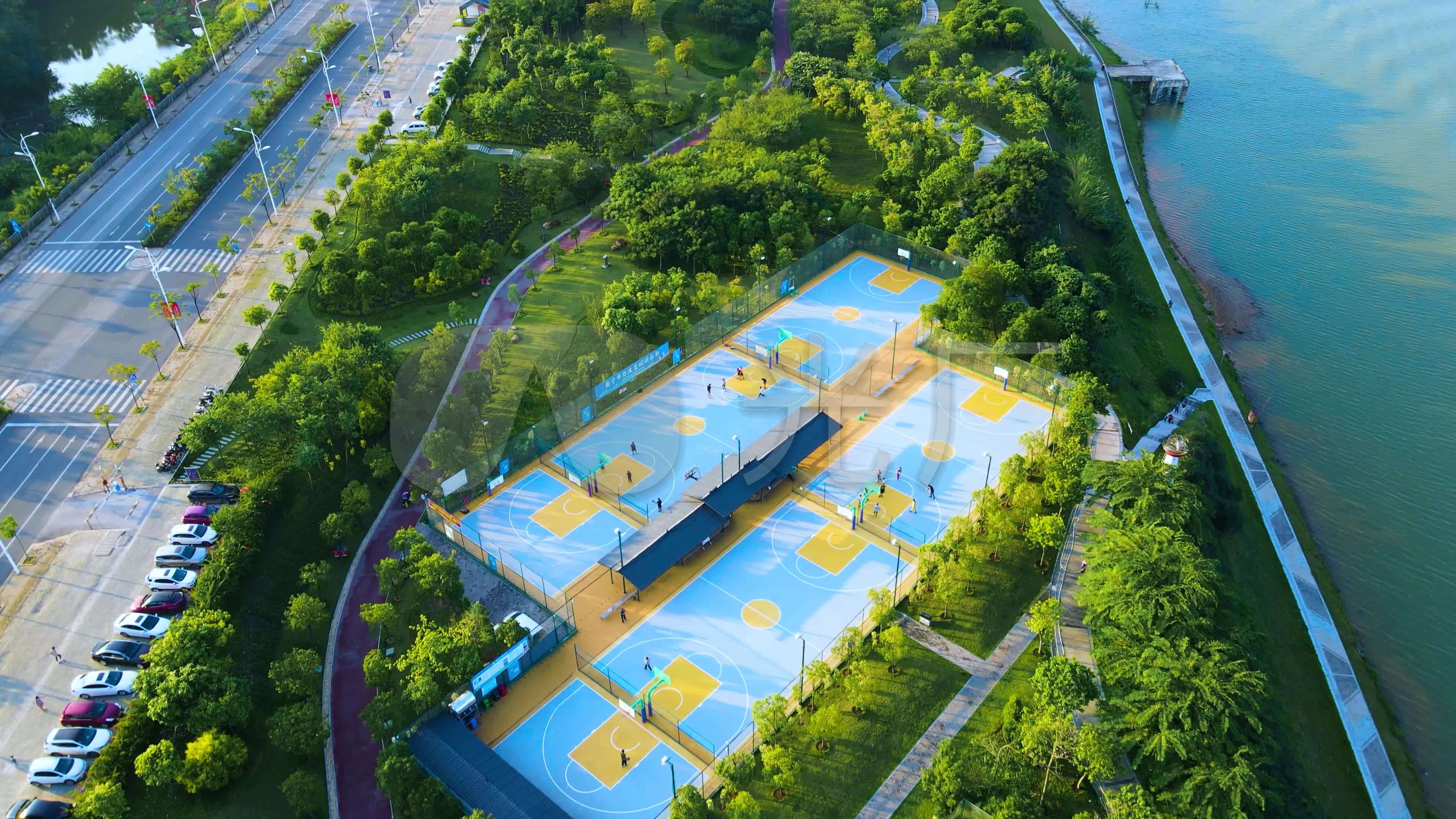 4k航拍南宁邕江滨江公园篮球场_3840x2160_高清视频素材下载(编号