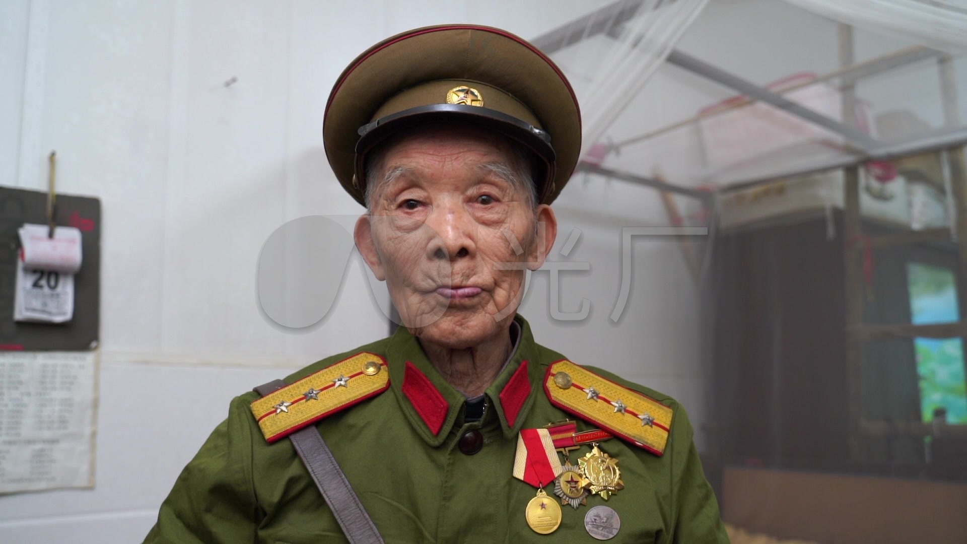 退伍老兵穿军装抗战老兵老兵敬礼_1920x1080_高清视频