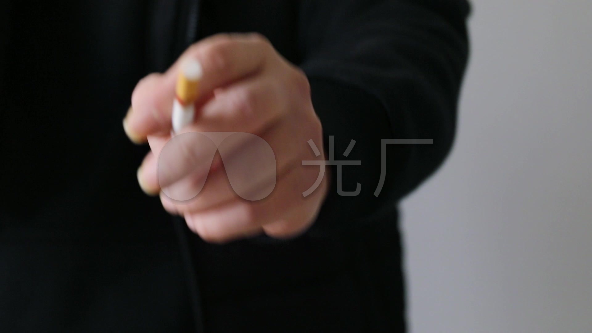 递烟抽烟戒烟香烟