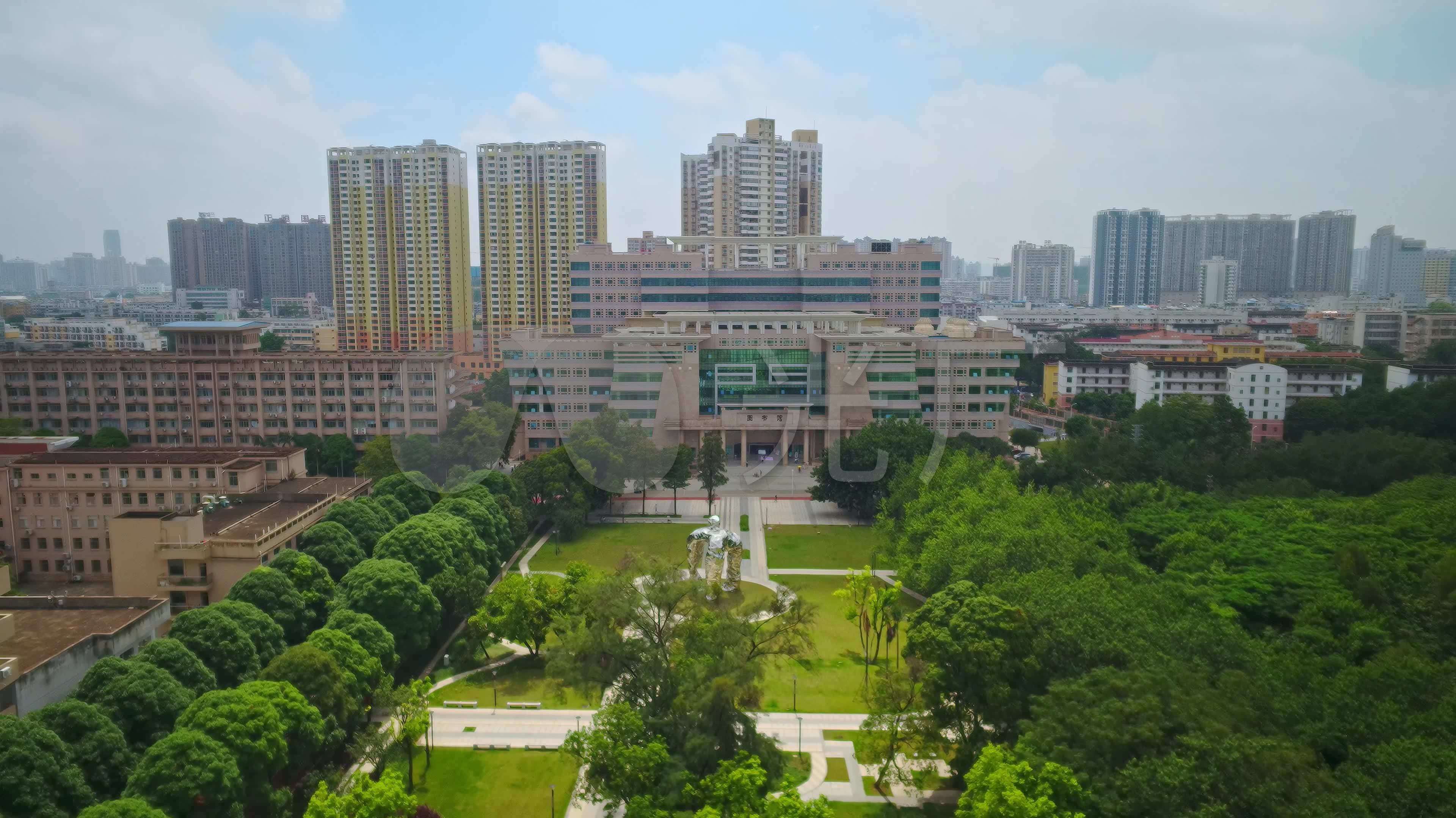 广西大学图书馆4k航拍_3840x2160_高清视频素材下载