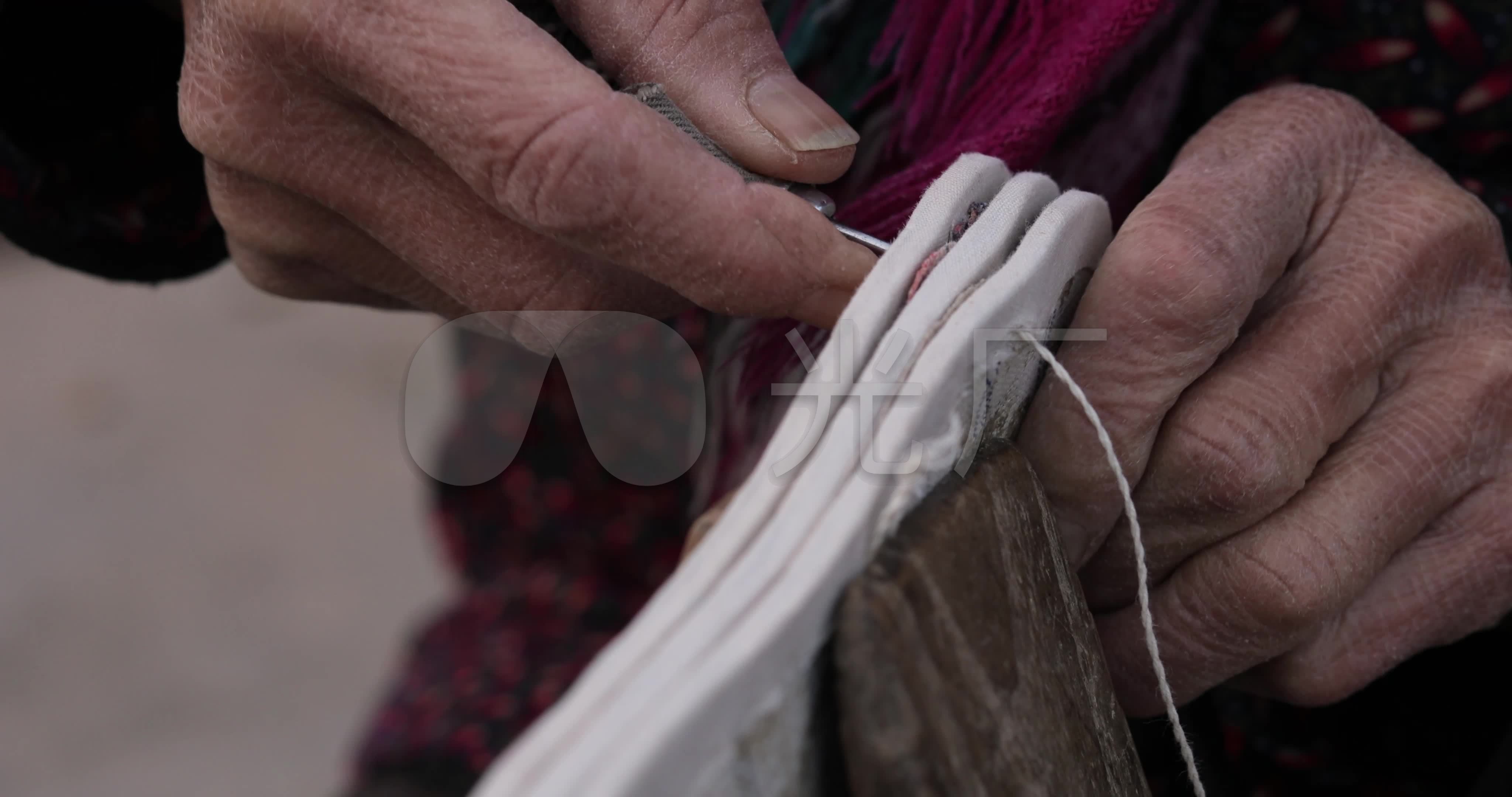 4k农村妇女用夹板纳鞋底一组_4096x2160_高清视频素材