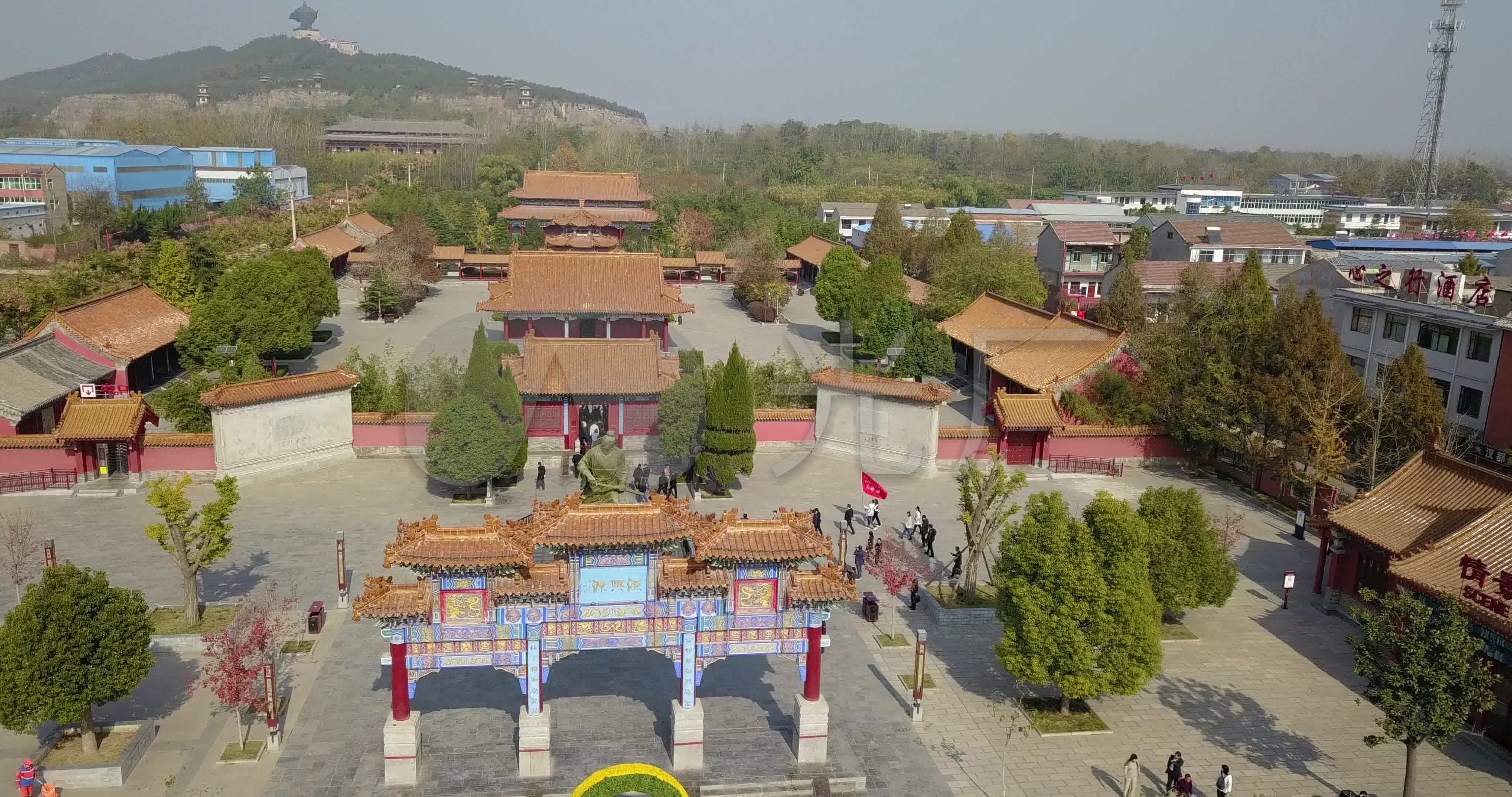 永城芒砀山刘邦像及旅游区航拍视频资料_4096x2160_高清视频素材下载
