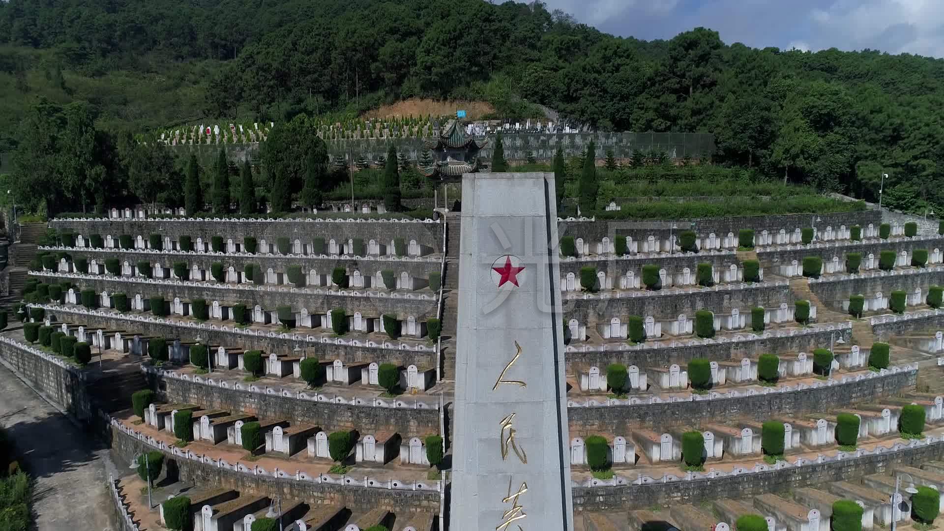 实拍航拍云南麻栗坡老山战斗烈士陵园航拍_1920x1080