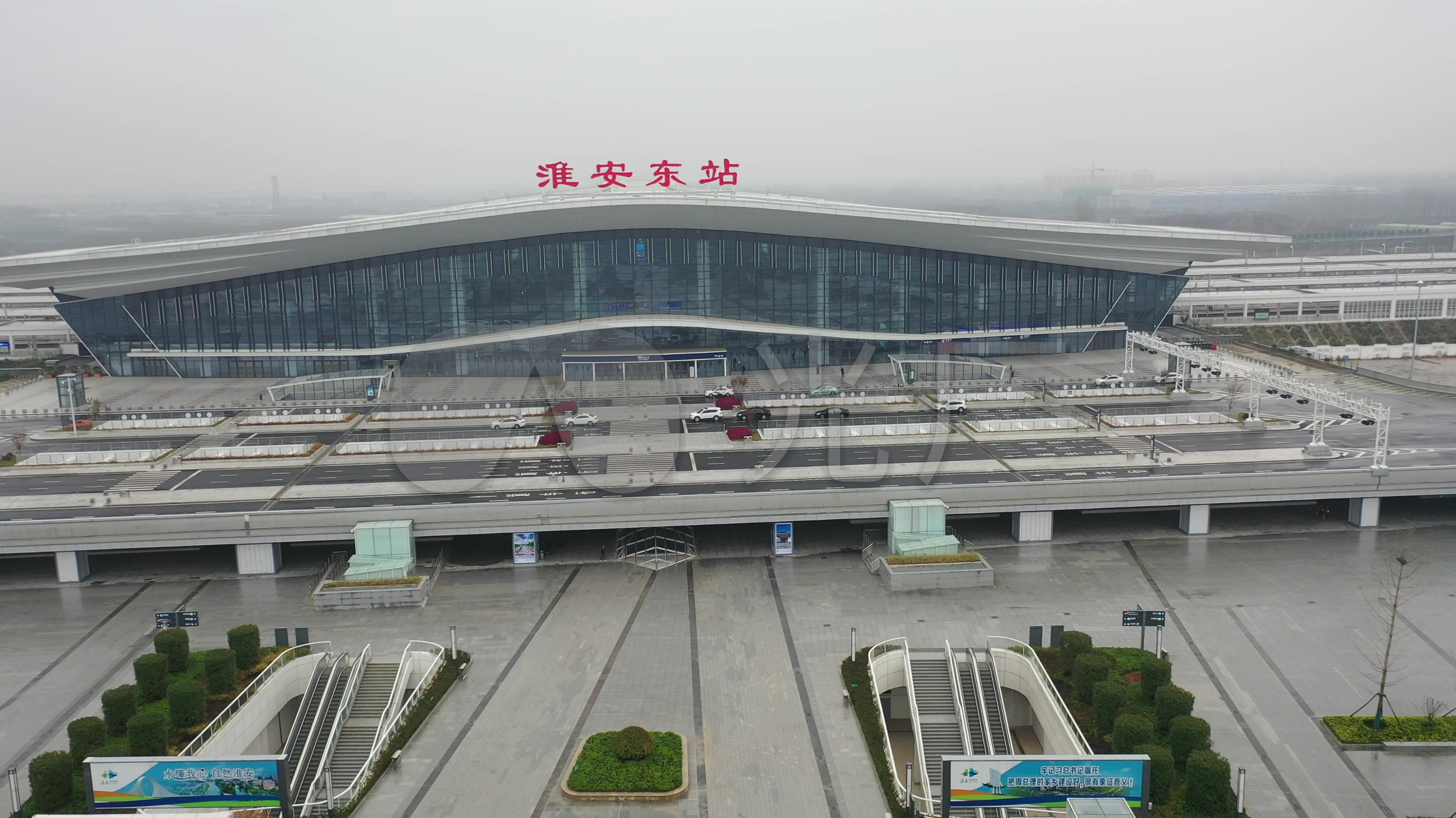 淮安东站高铁站4k全景航拍_3840x2160_高清视频素材
