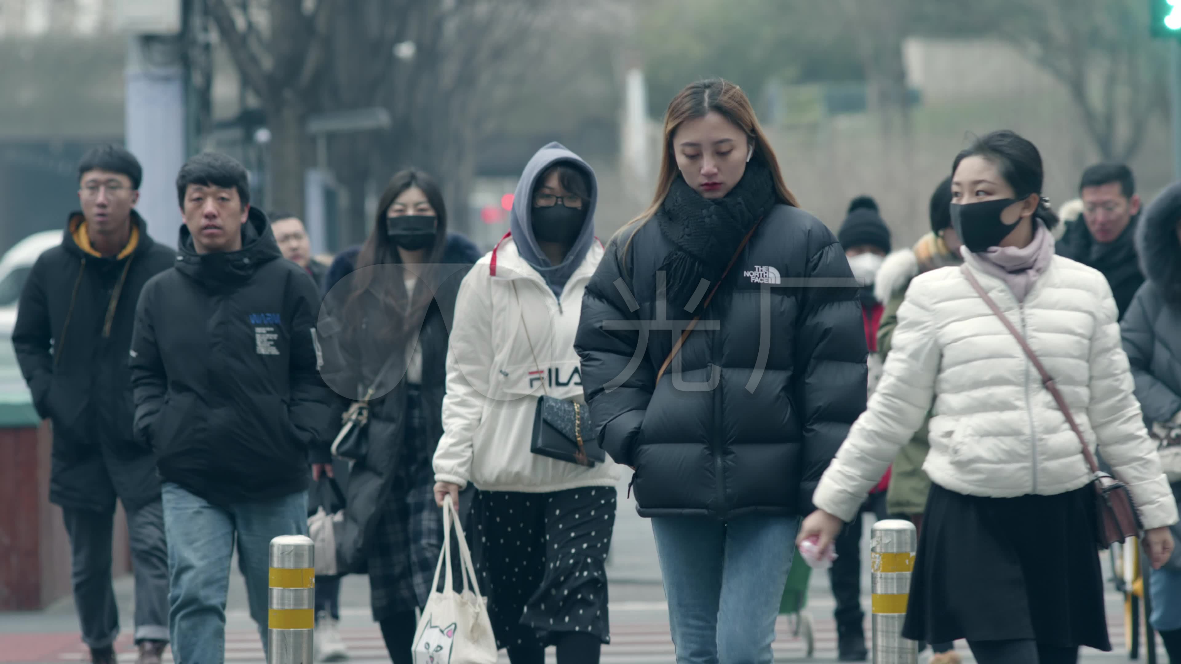 城市中国呢上班的忙碌的人群