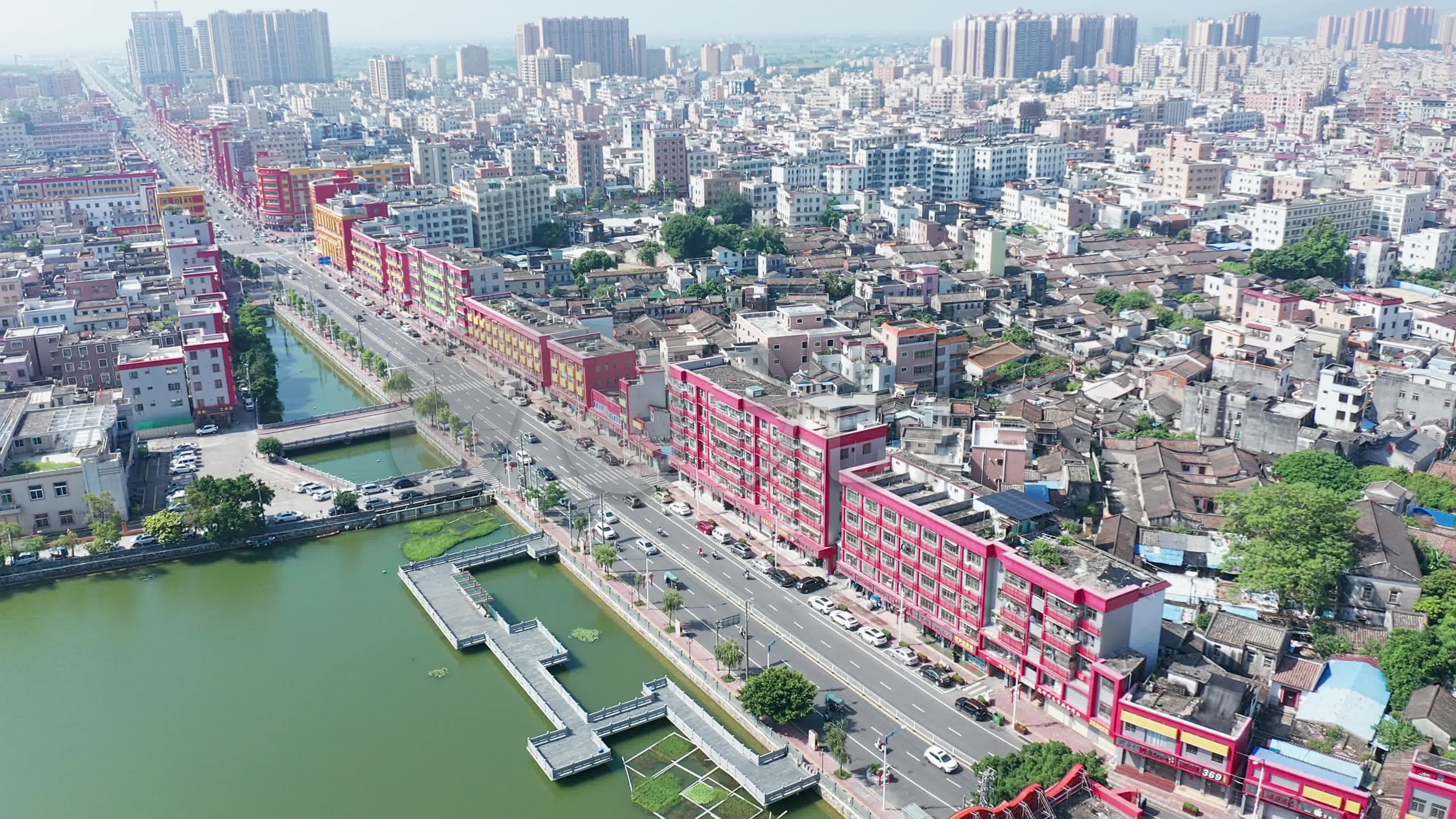 4k航拍汕尾海丰红色文化街大景左横移_3840x2160_高清