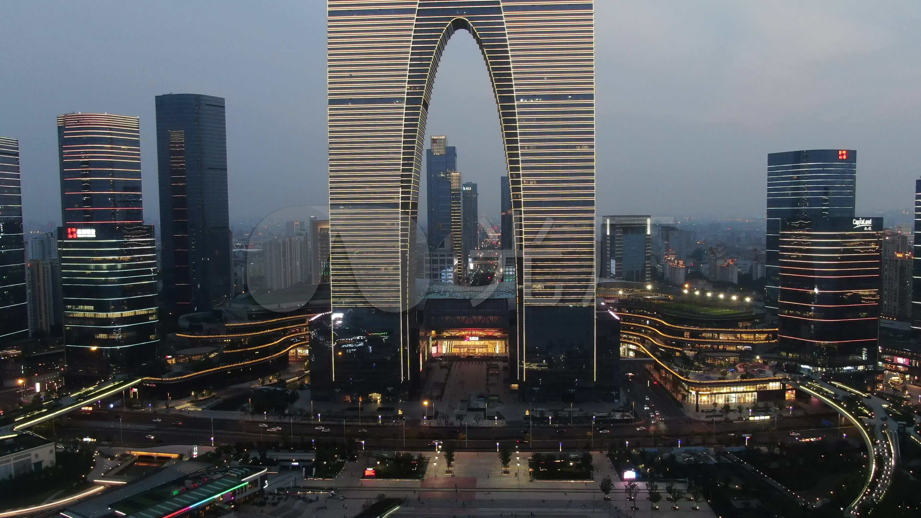 苏州东方之门秋裤楼傍晚_3840x2160_高清视频素材下载(编号:5389645)