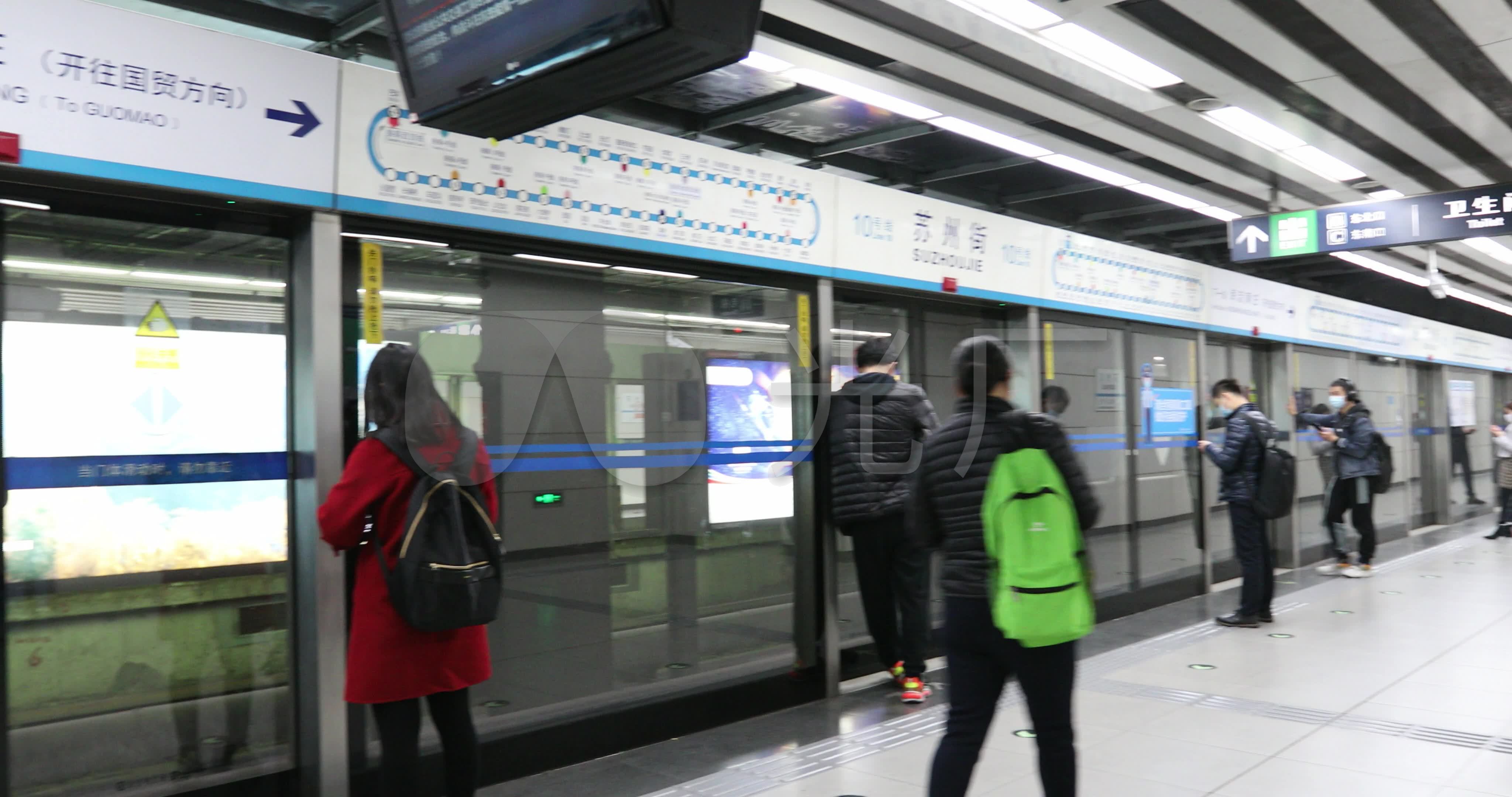 4k苏州街地铁站乘坐地铁北漂上下班早晚高_4096x2160