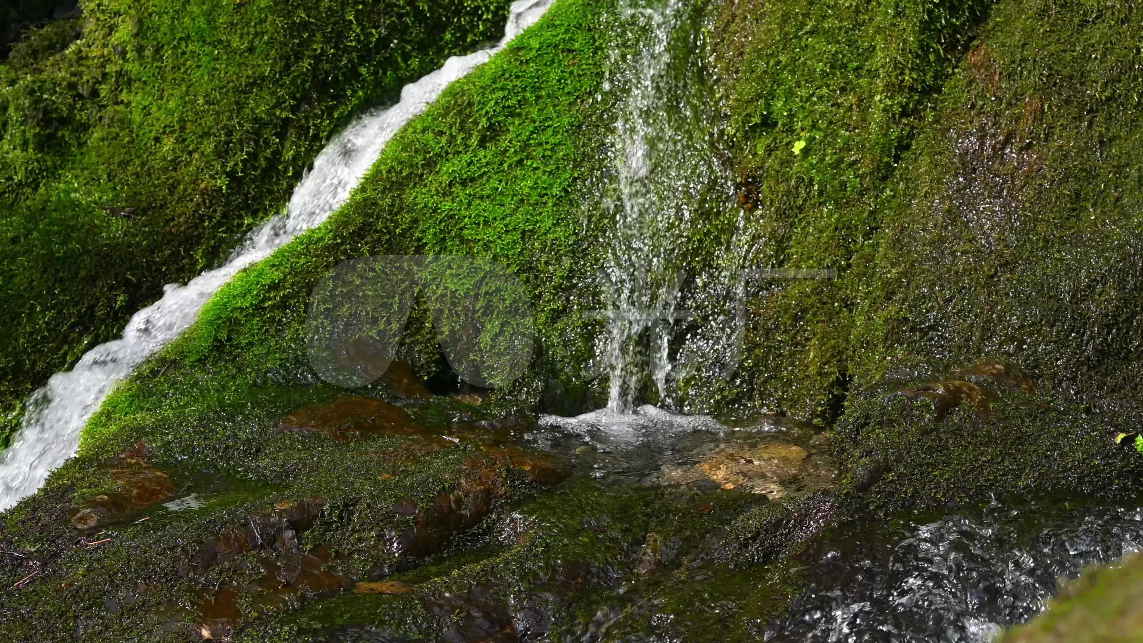 山间清澈溪流泉水