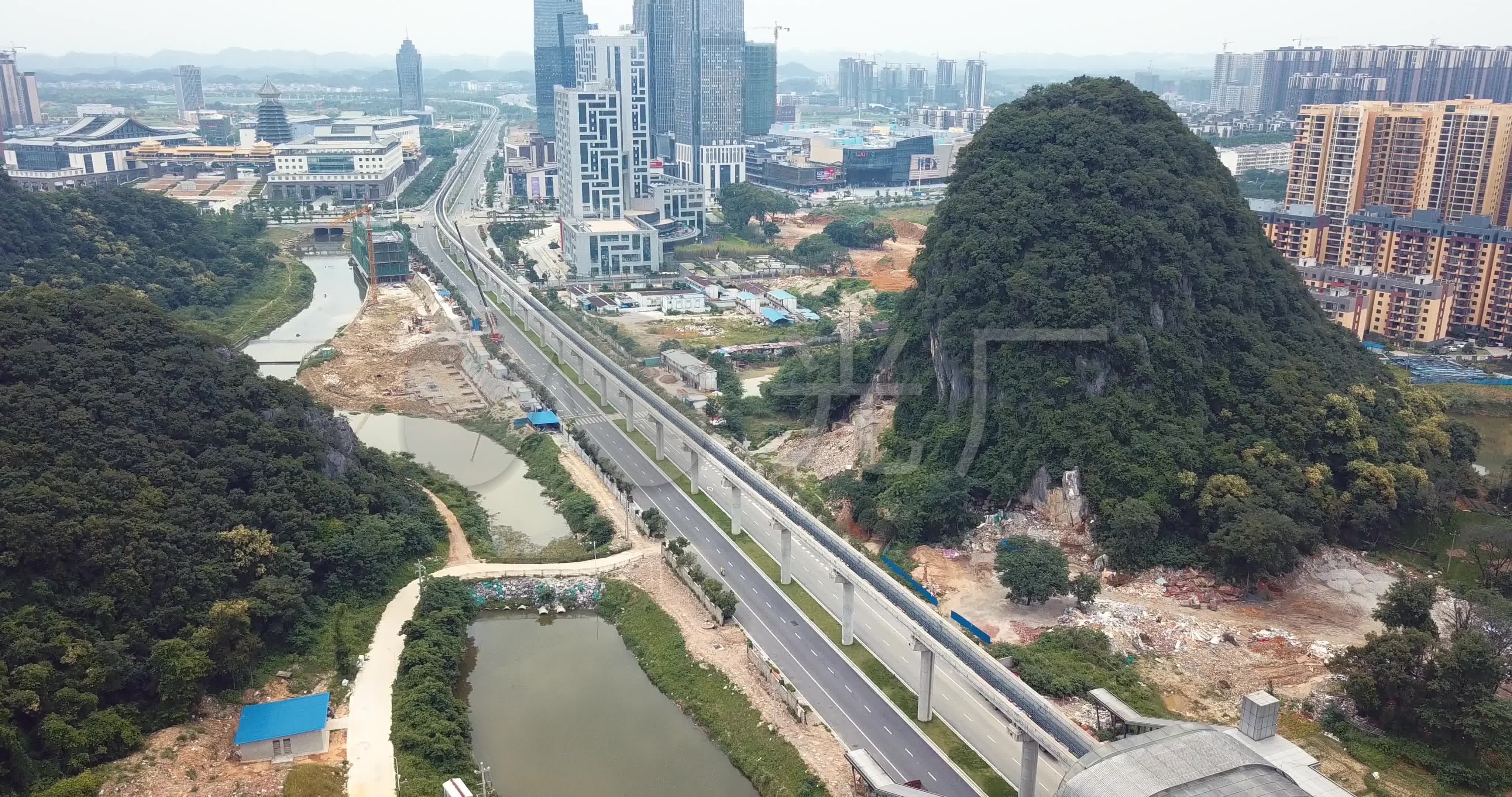 桂林云轨建设临桂区轨道建筑4k_4096x2160_高清视频素材下载(编号