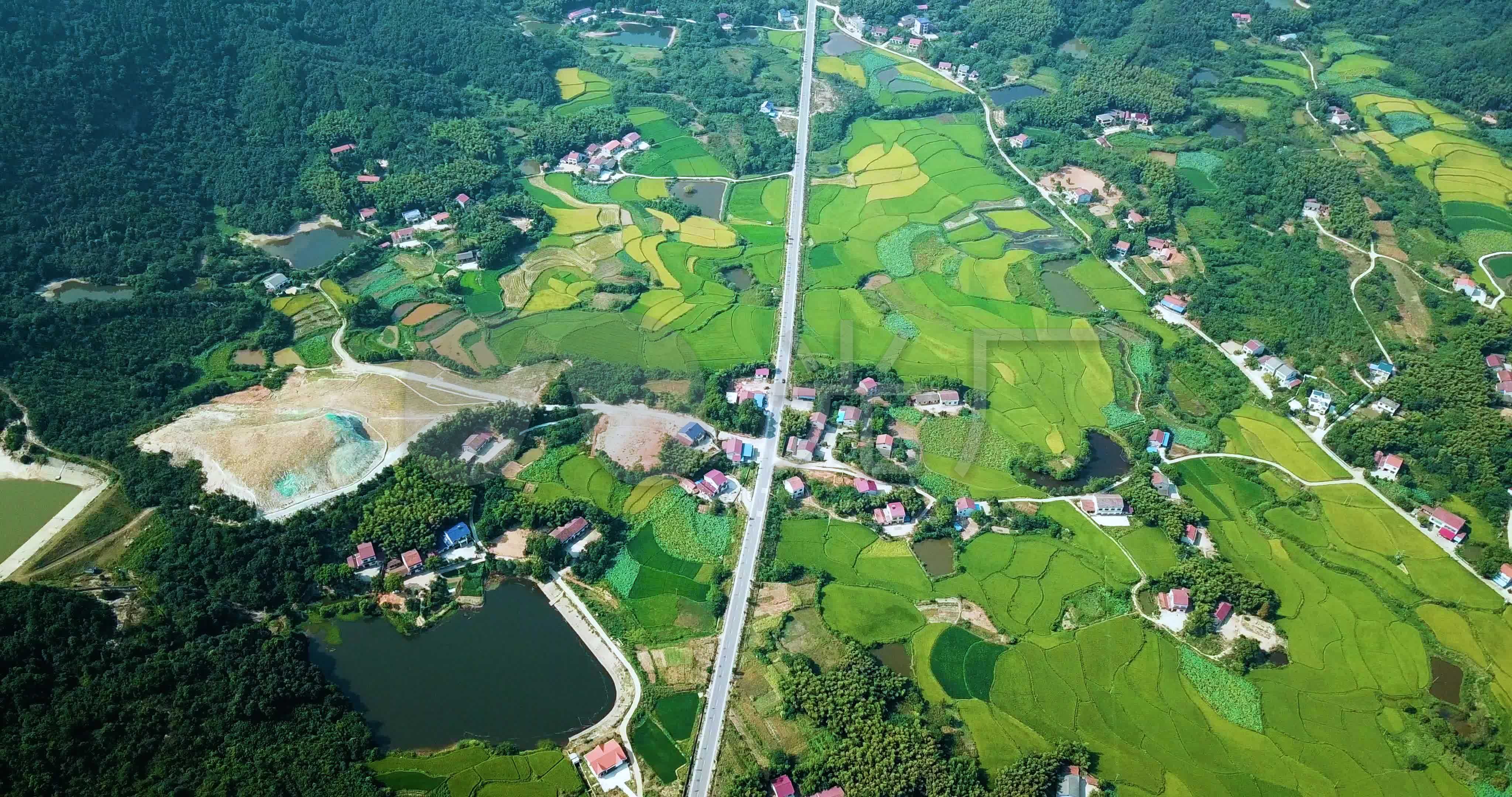 4k湖南岳阳市华容县美丽乡村振兴浩吉铁路_4096x2160_高清视频素材