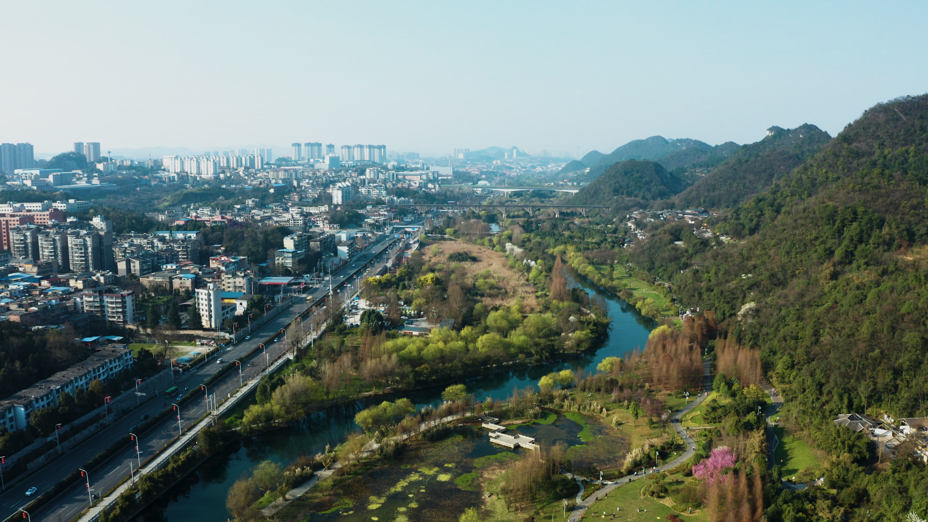 贵阳市花溪区国家城市湿地公园,贵阳市花溪区十里河滩初春大景航拍