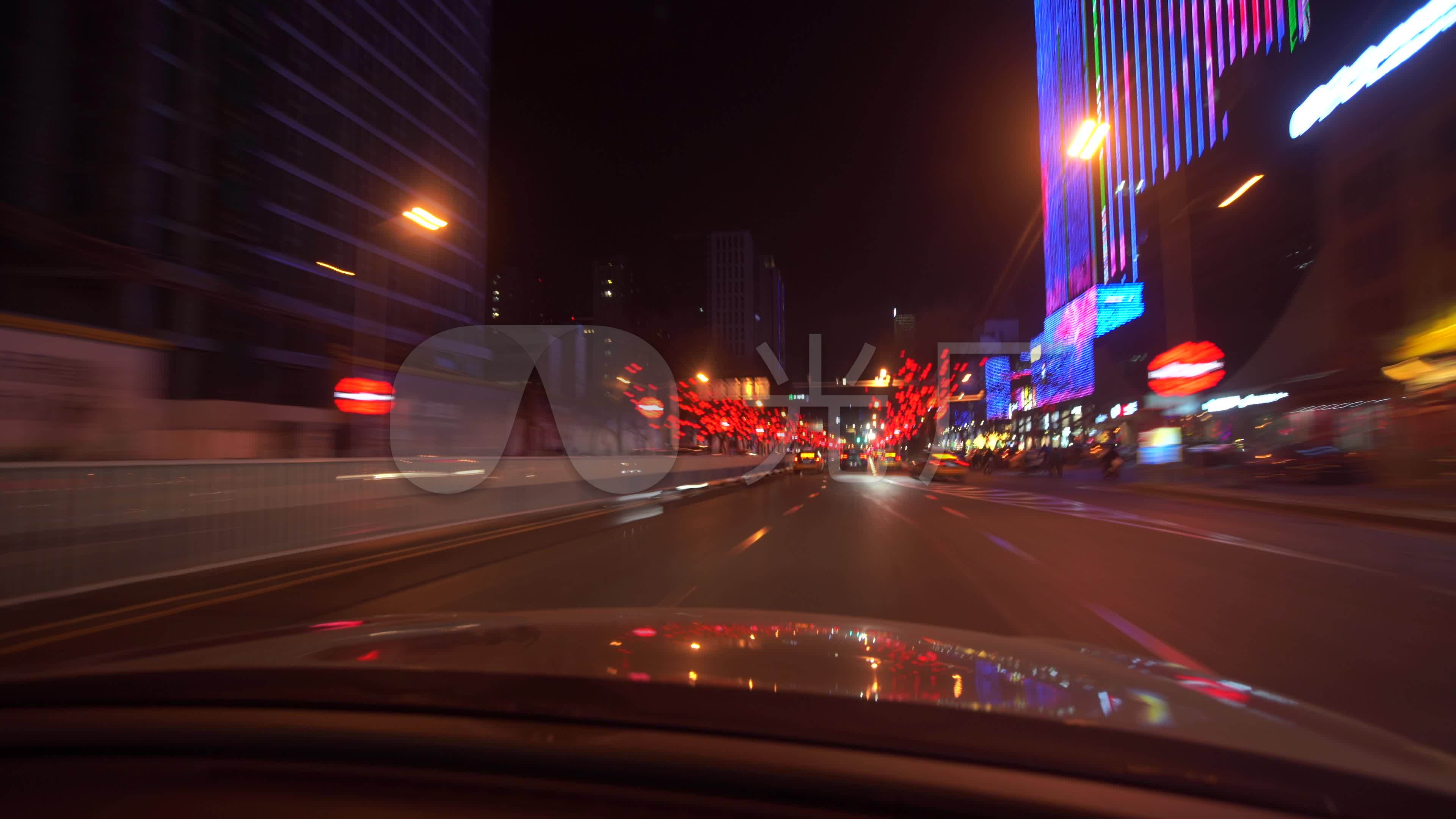 慢门拍摄城市夜景汽车行驶伤感气氛