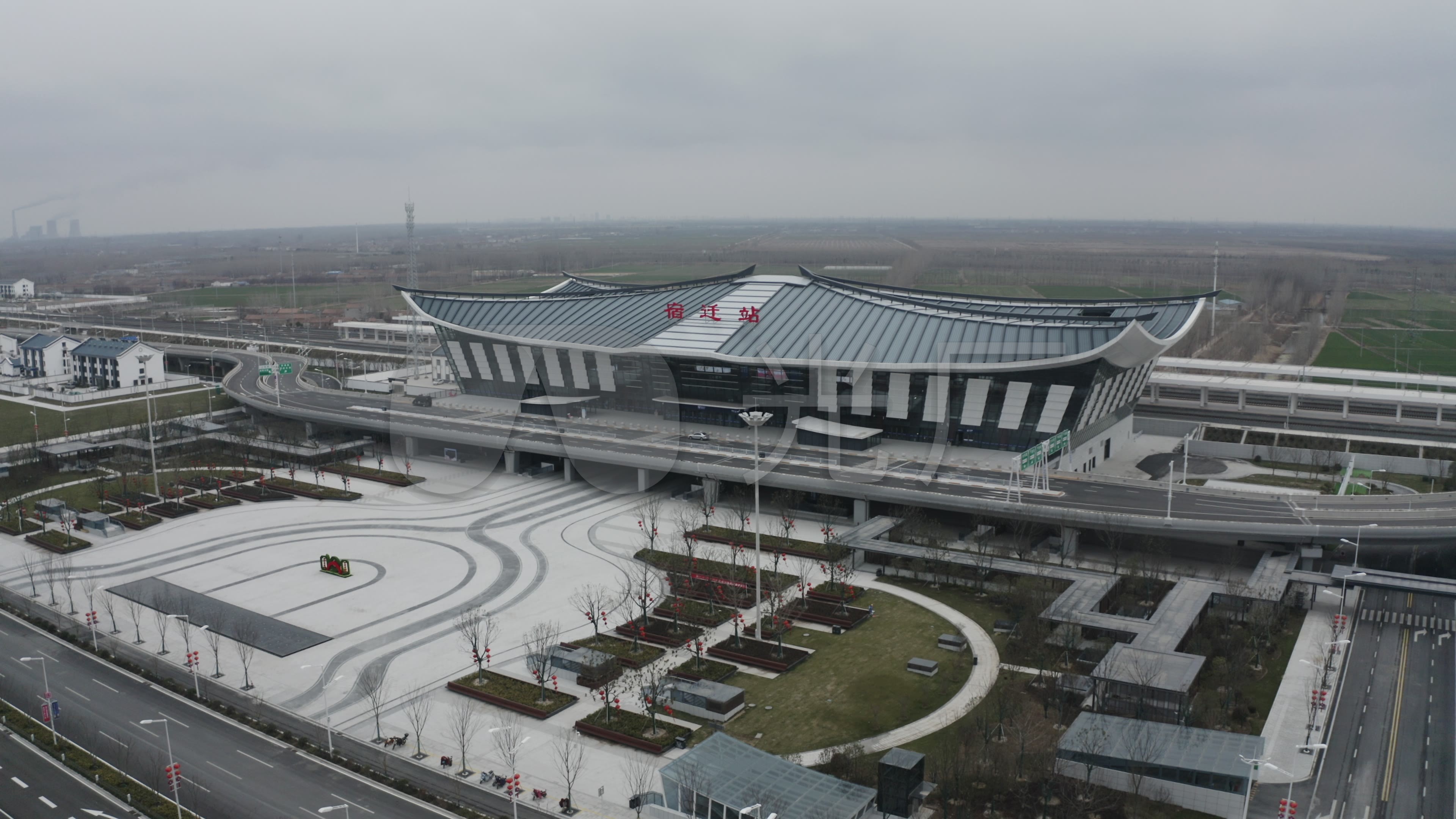 宿迁高铁站站前广场全景_3840x2160_高清视频素材下载(编号:5515158)