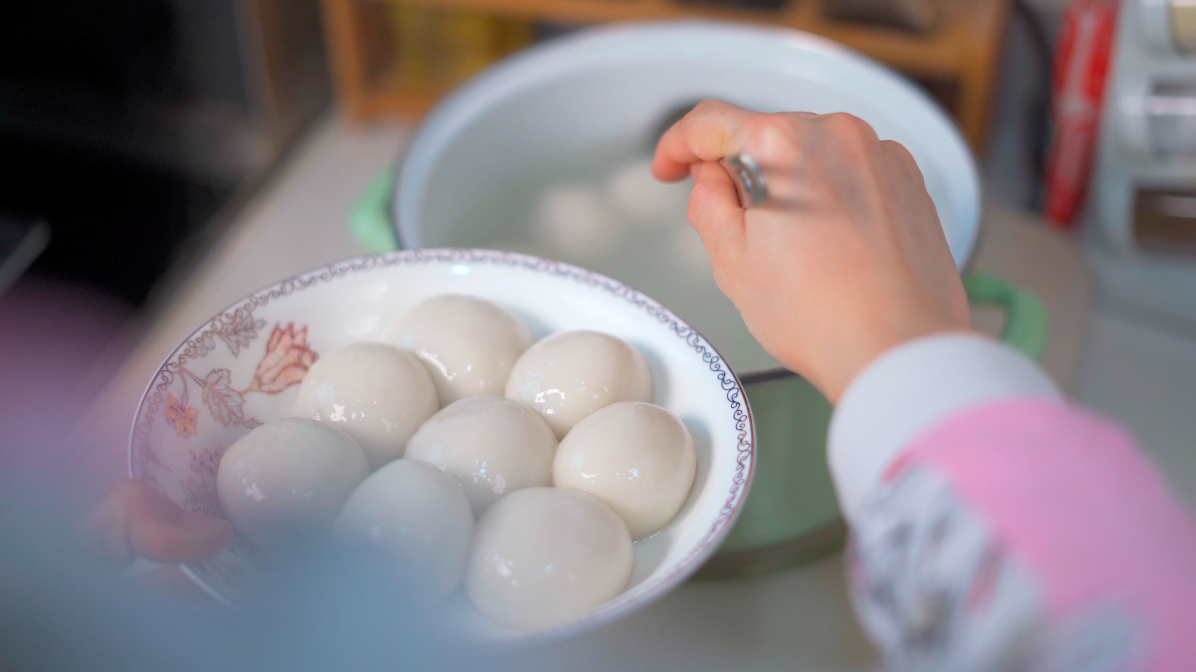 煮元宵煮汤圆