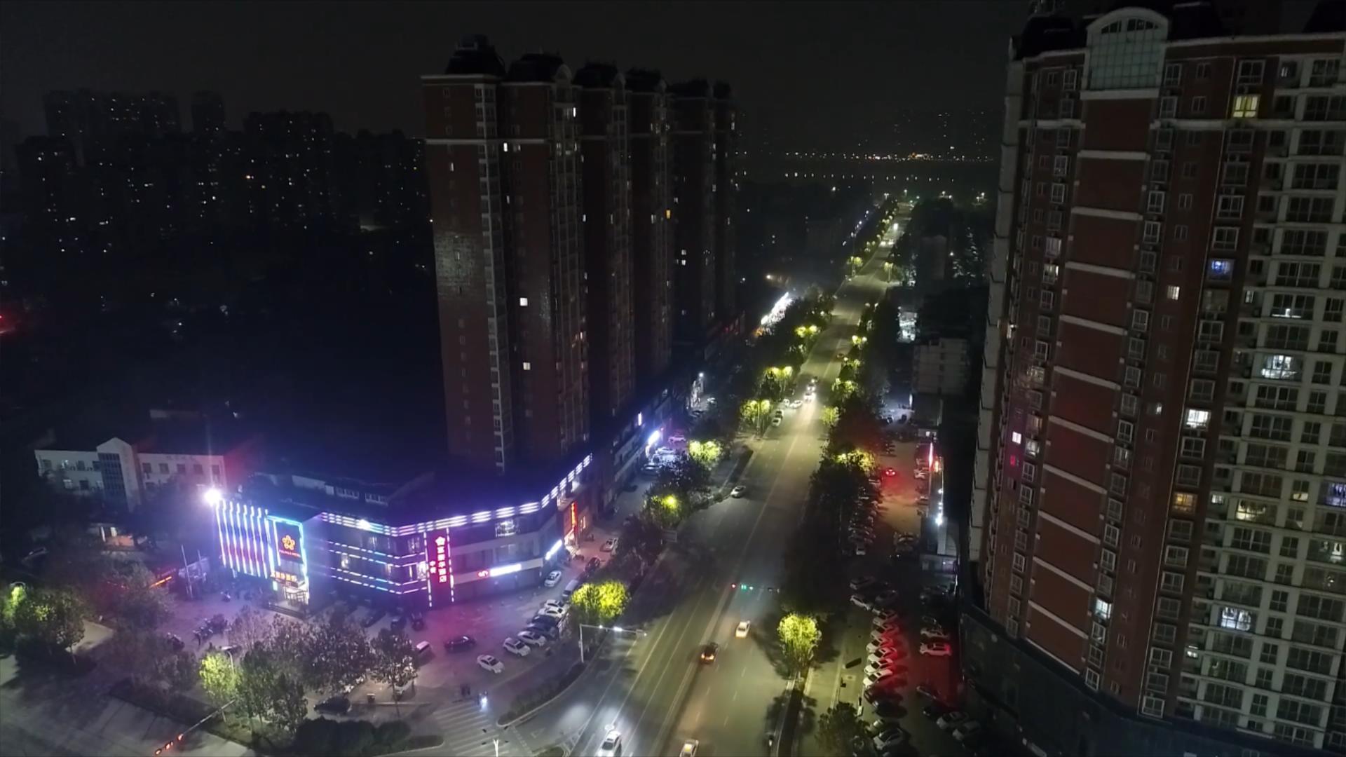 夜晚居民楼夜景小区街道主干道城市