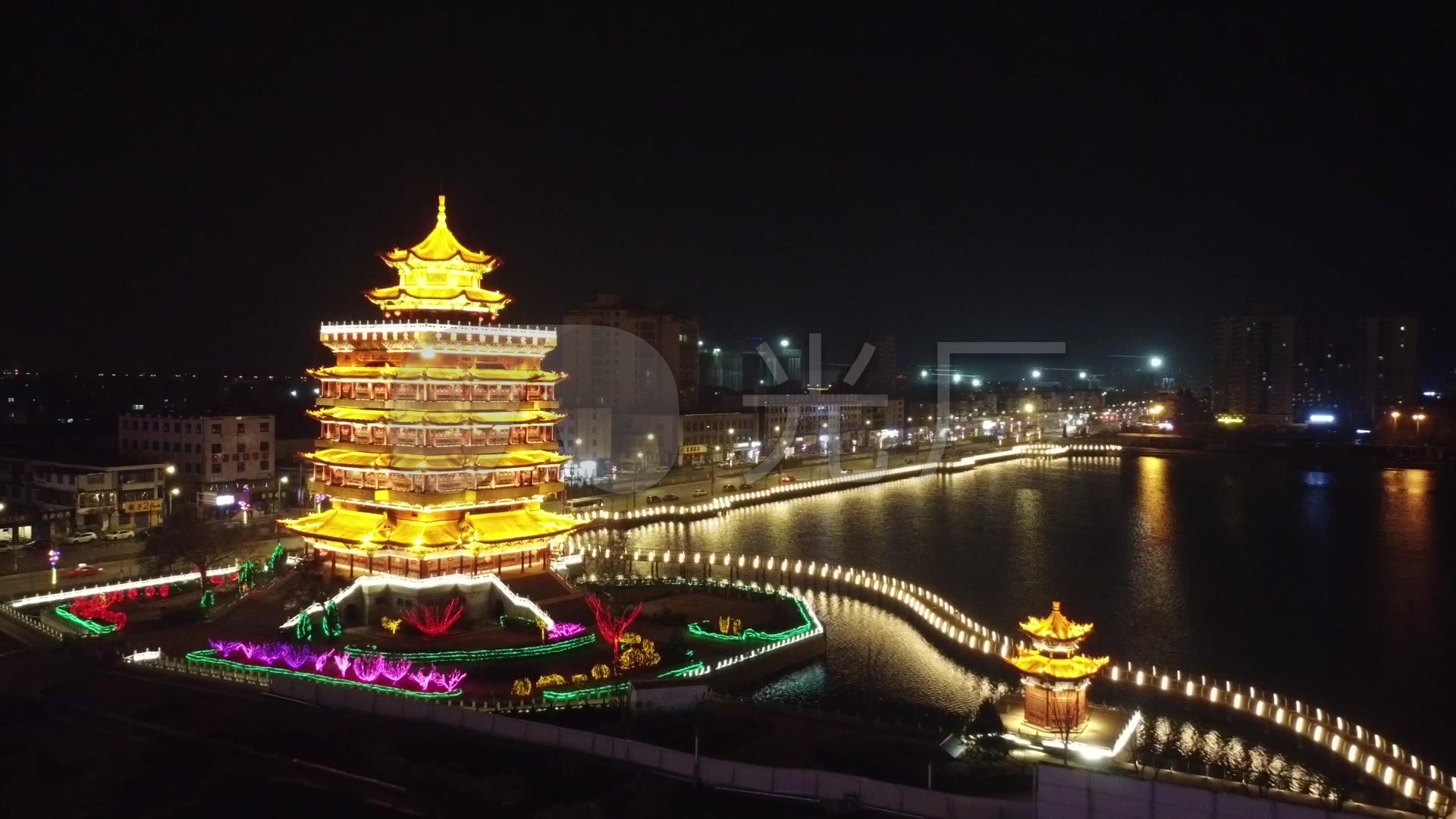 清徐东湖水塔航拍夜景_1920x1080_高清视频素材下载