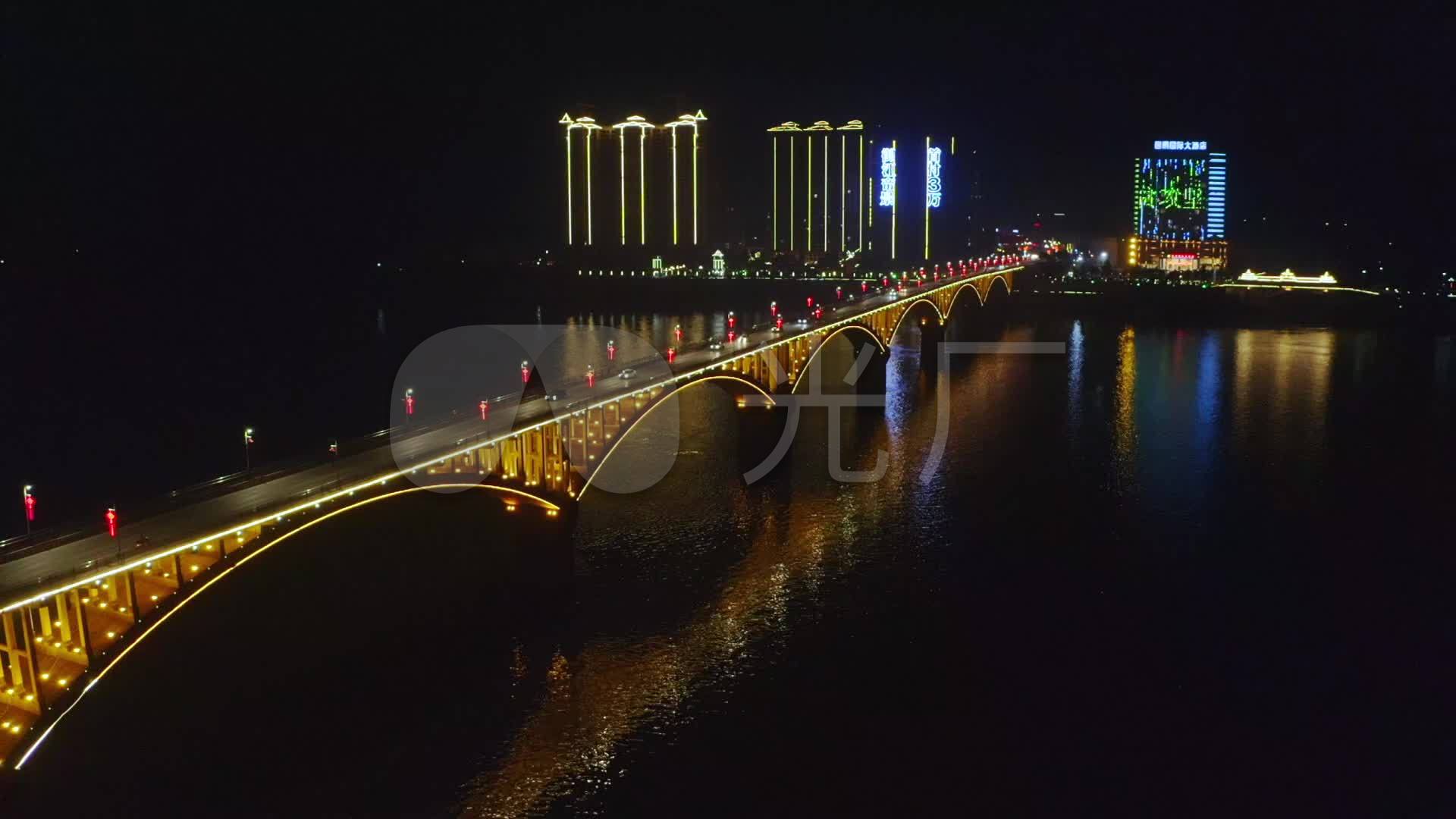 航拍广西贵港市平南县江滨公园夜景