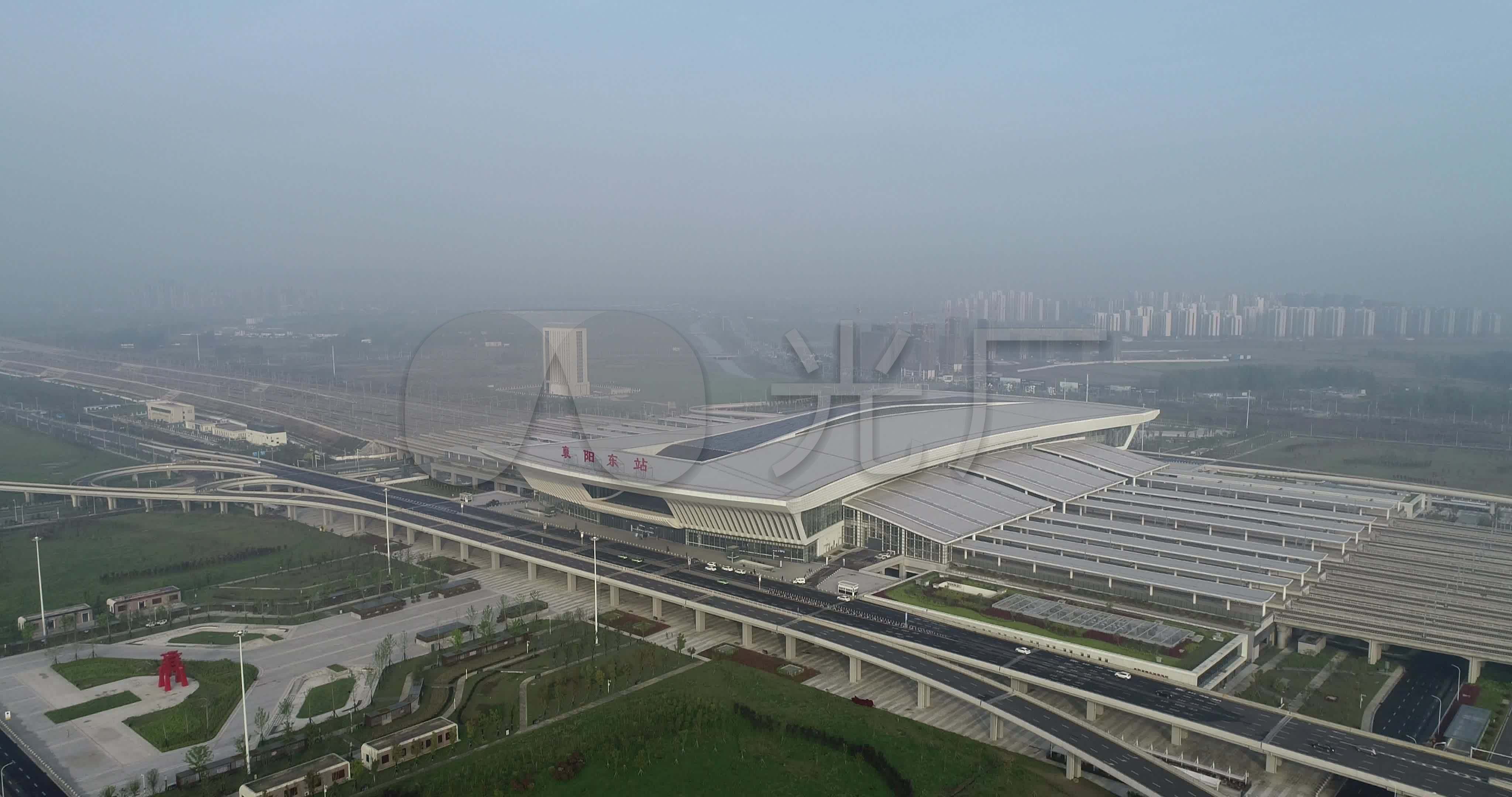 航拍襄阳东站东津新区高铁站火车站城市风光