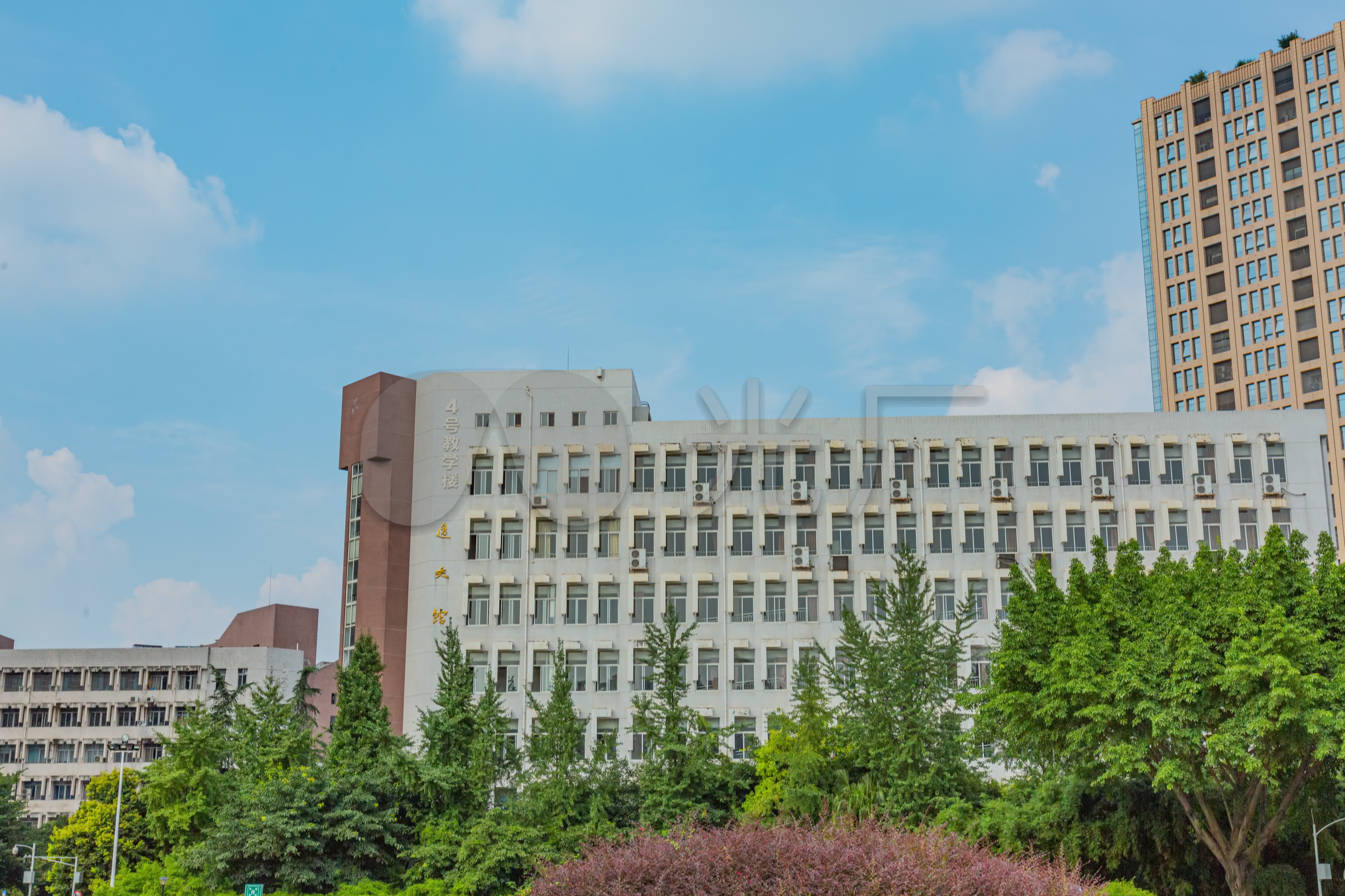 西南交通大学逸夫楼_5760x3840_高清视频素材下载(:)