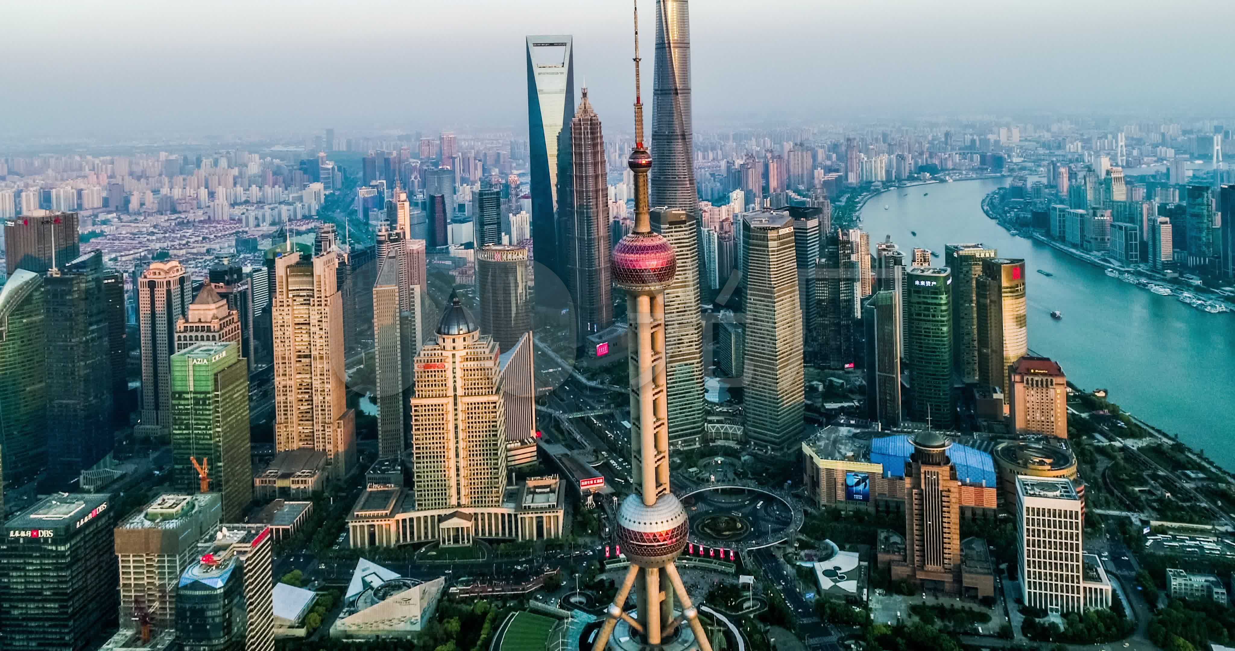 中国上海天际线和市中心鸟瞰图