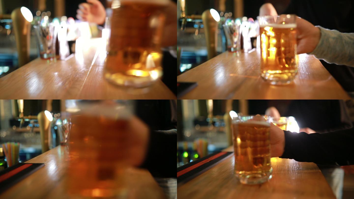 视频素材 实拍视频 景观人文 啤酒和干杯 声明水印不代表署名仅用于