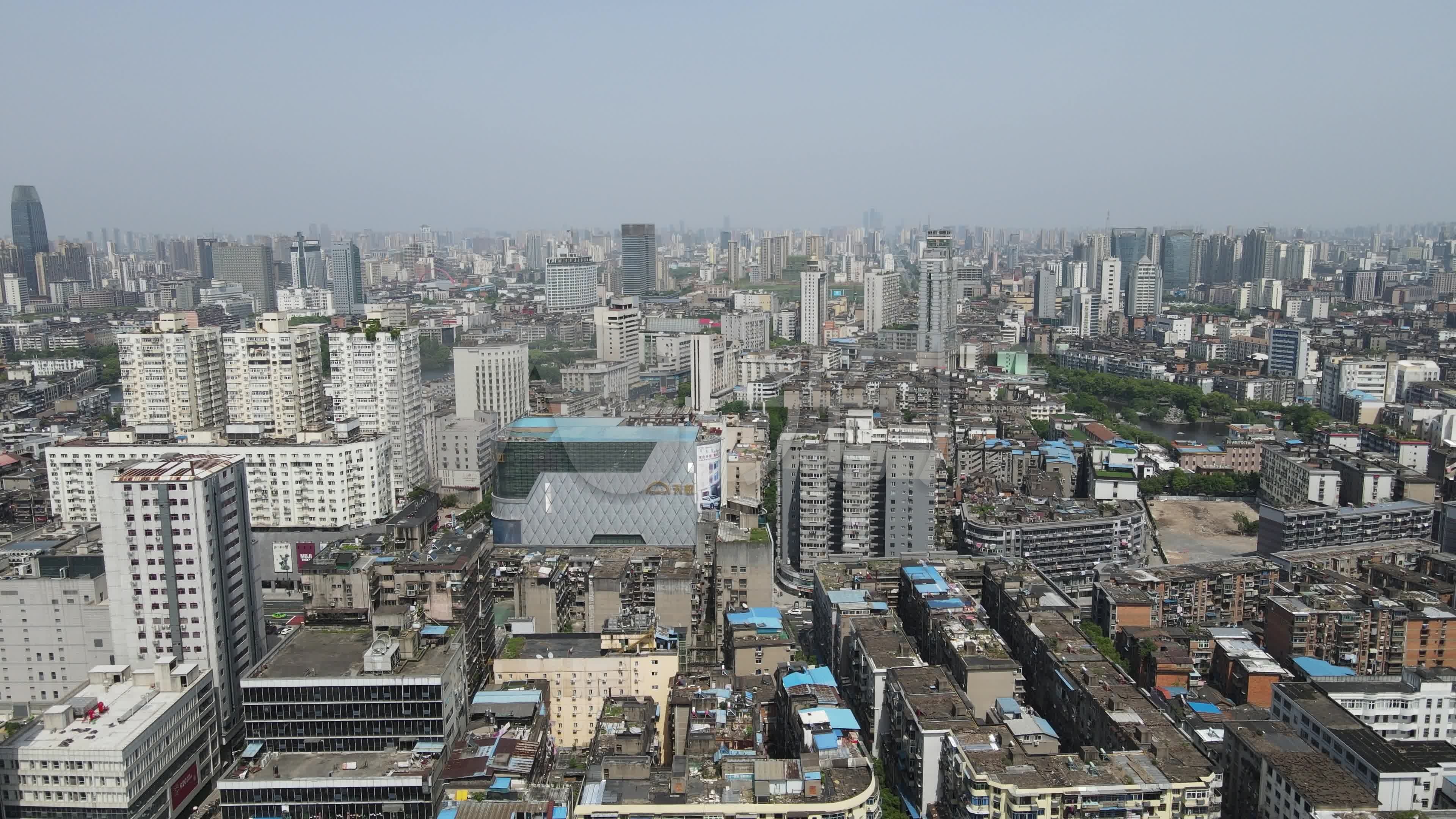 航拍江西南昌城区建设