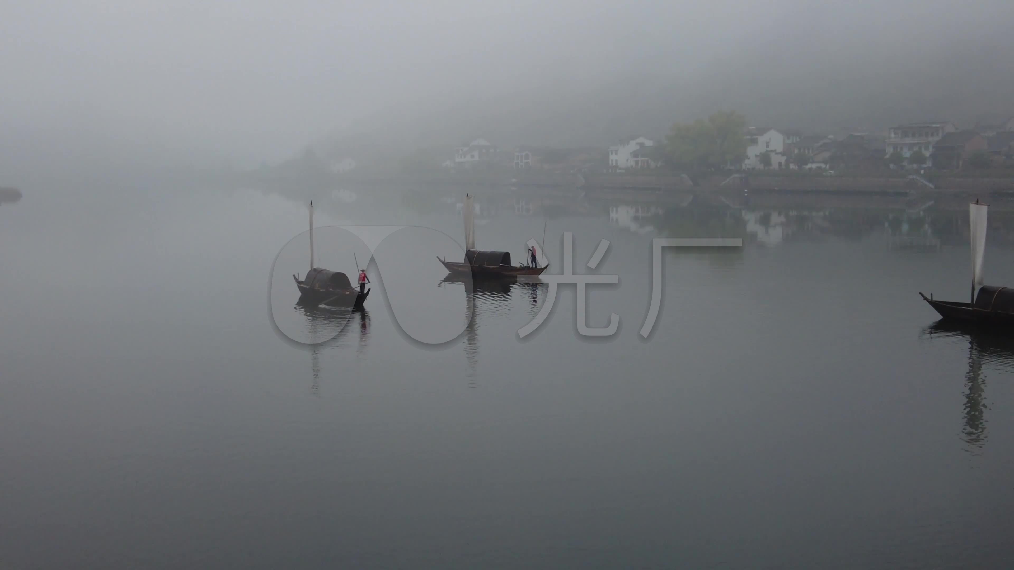 视频素材 实拍视频 景观人文 烟雨江南水乡帆船渔船山水画水墨画 来自