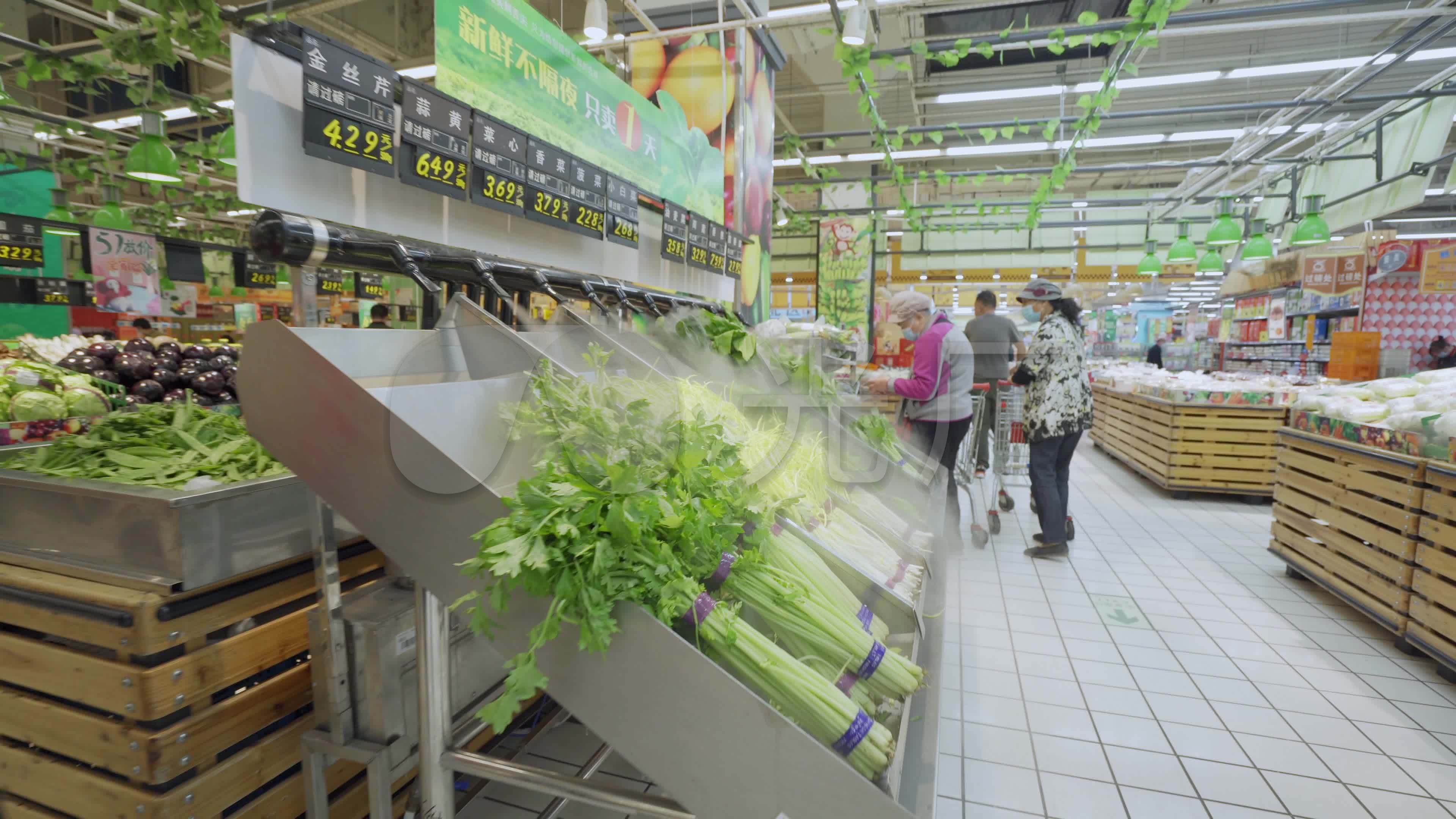 视频素材 实拍视频 景观人文 逛超市买东西 来自视频原始文件或预览